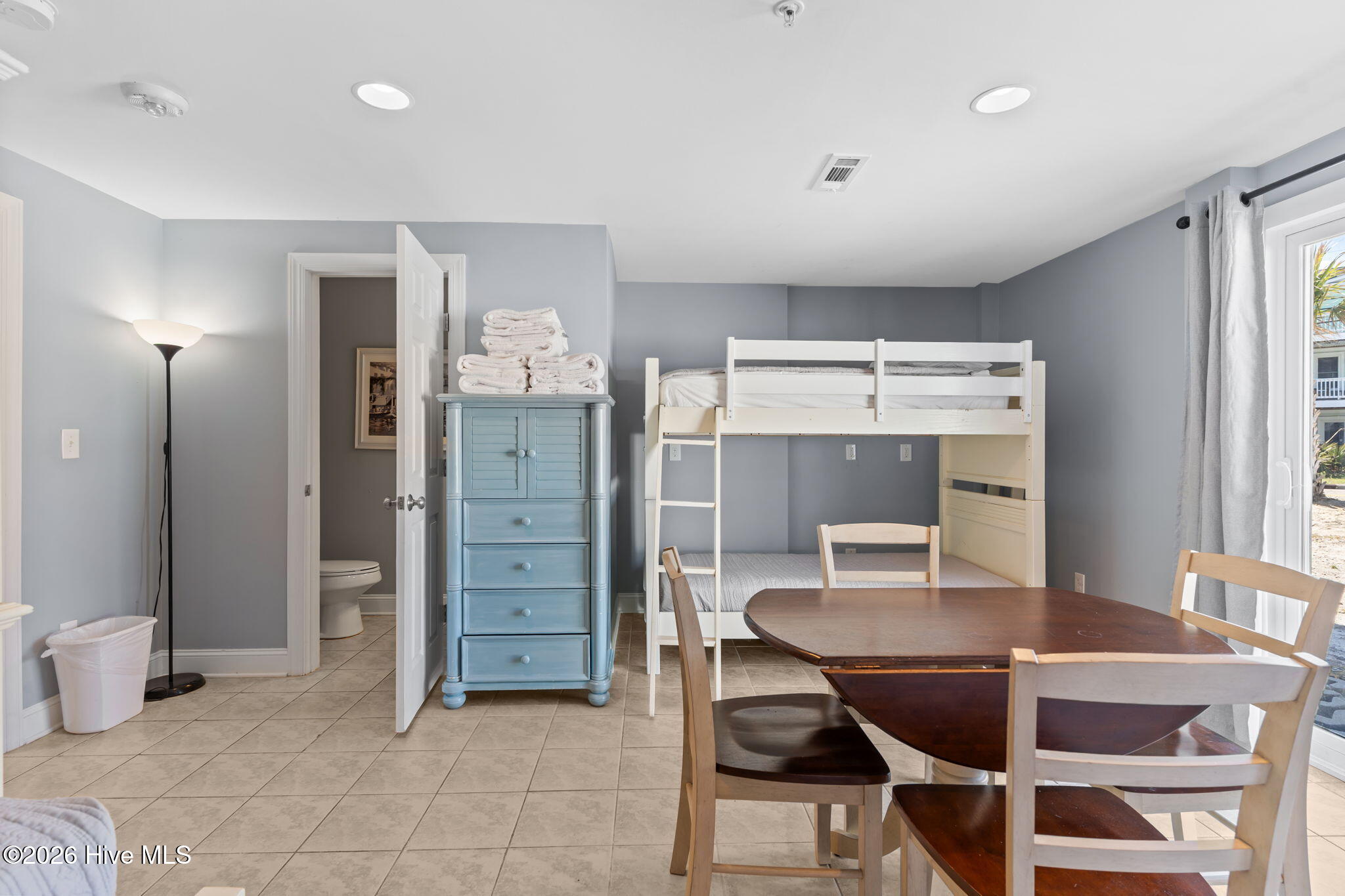 100530858 | Photo 54