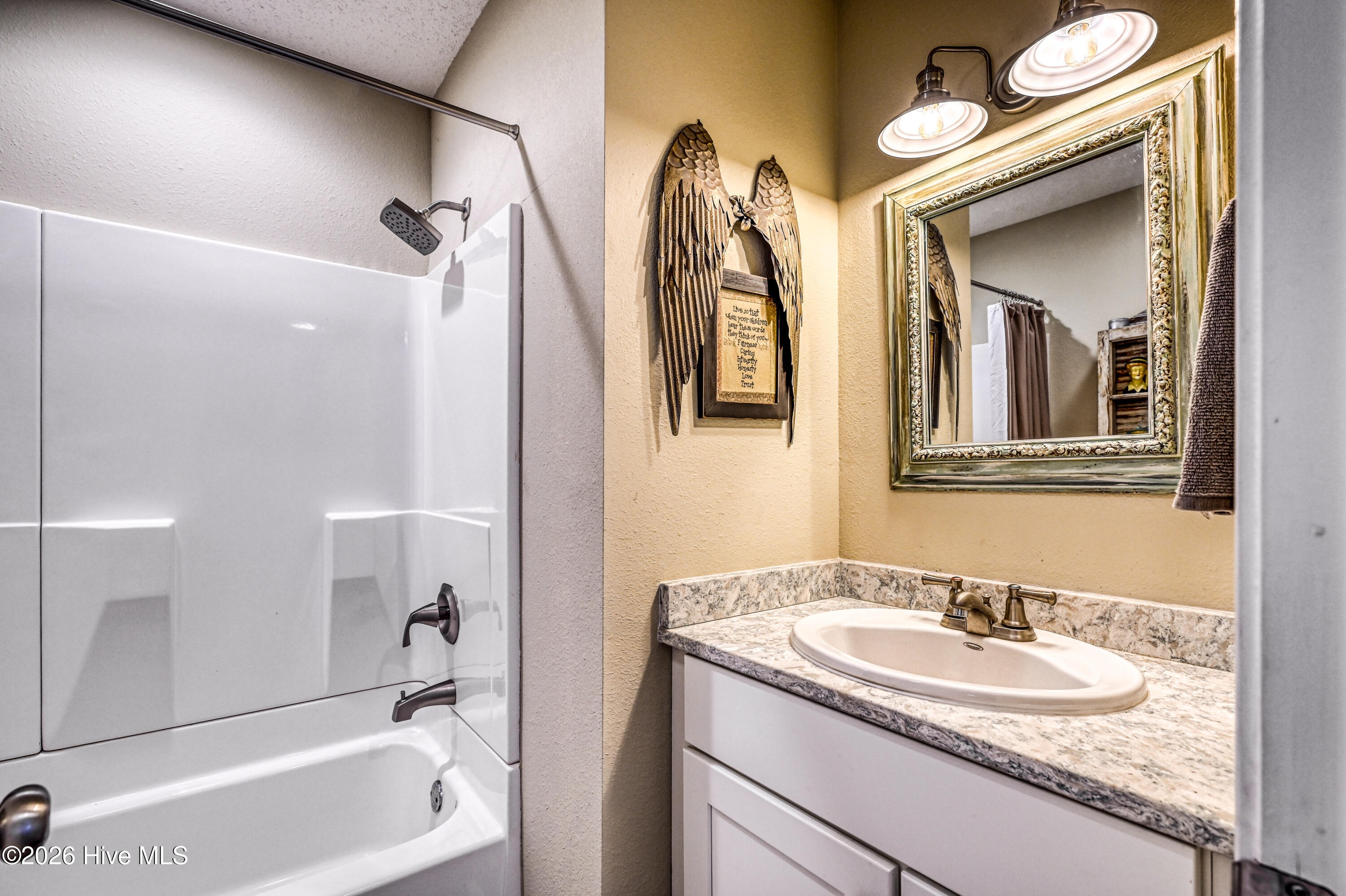 100558069 | Photo 54