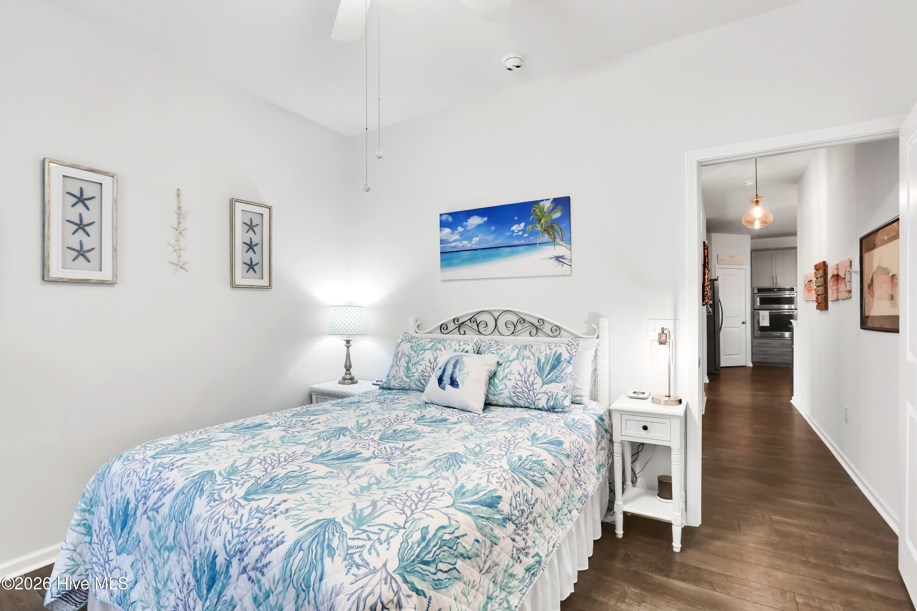 100558115 | Photo 26