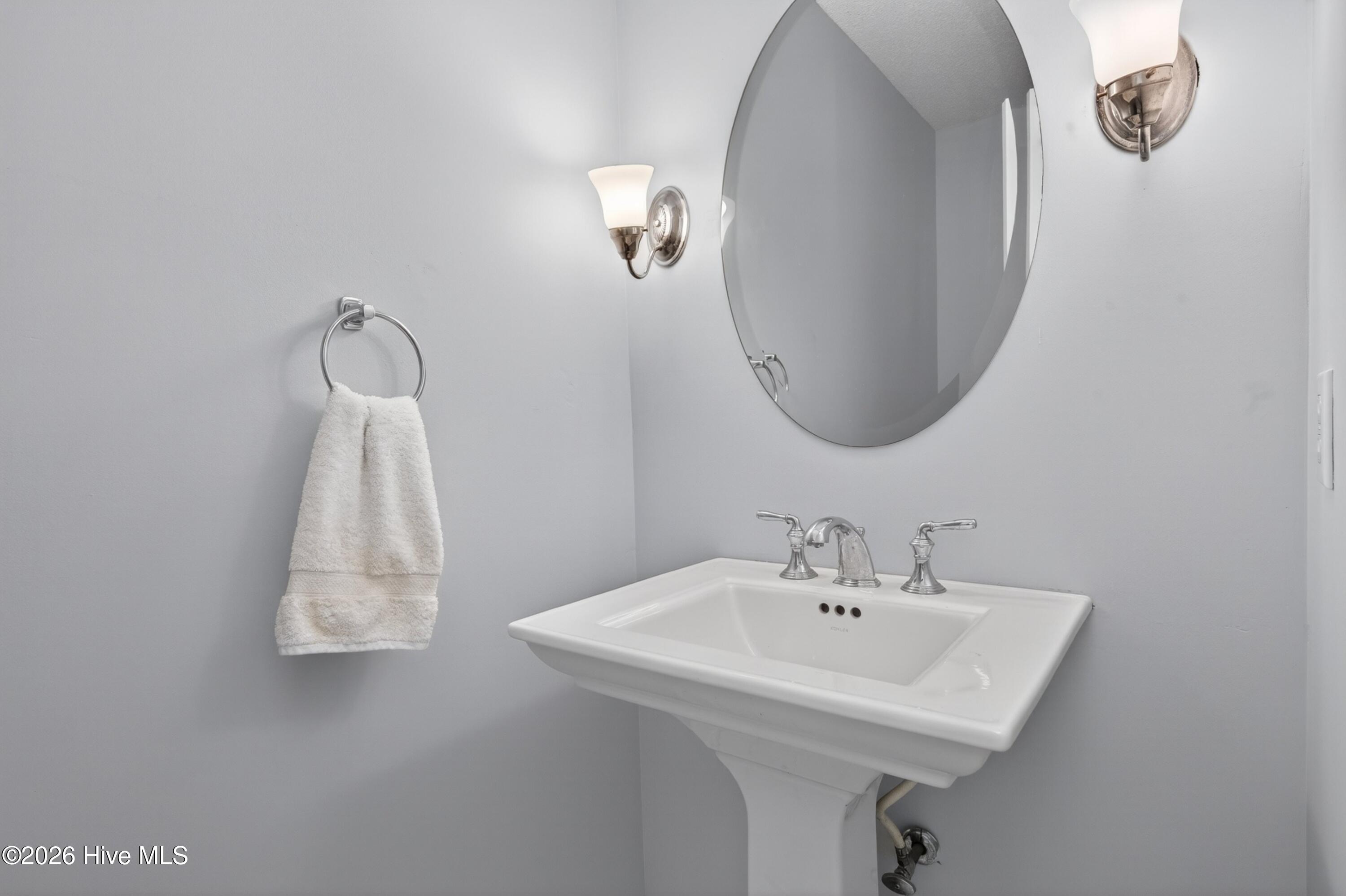 100569160 | Photo 25