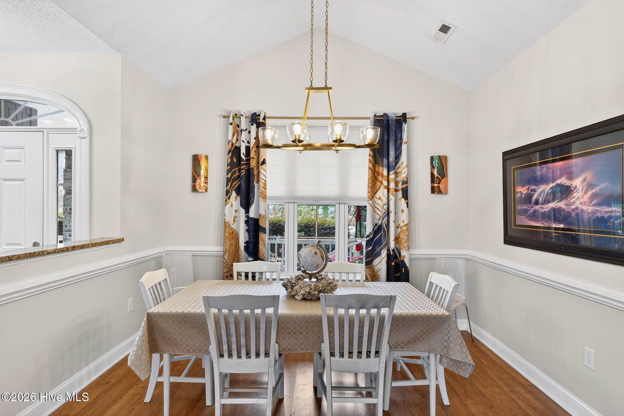 100556471 | Photo 13