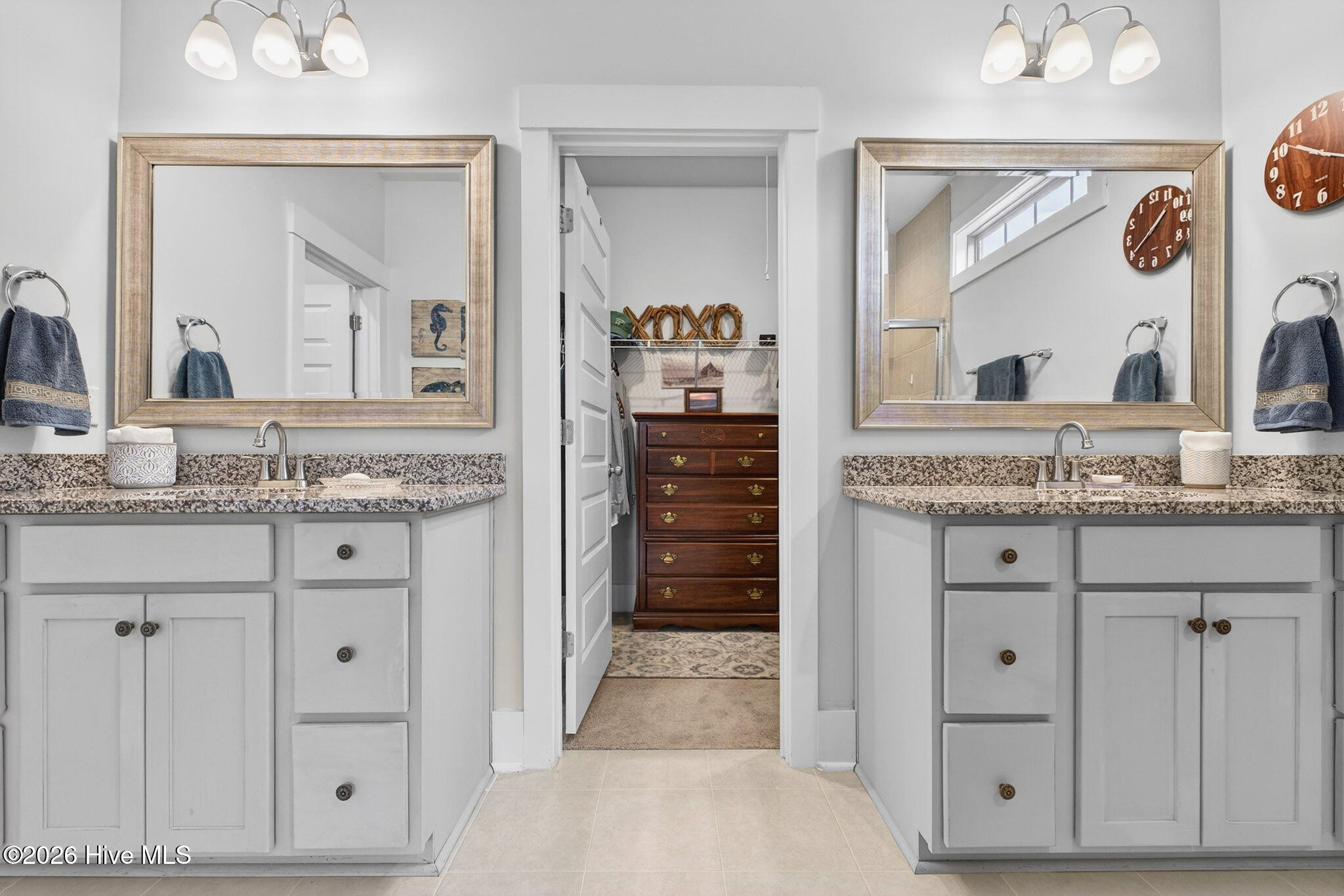 100553997 | Photo 32