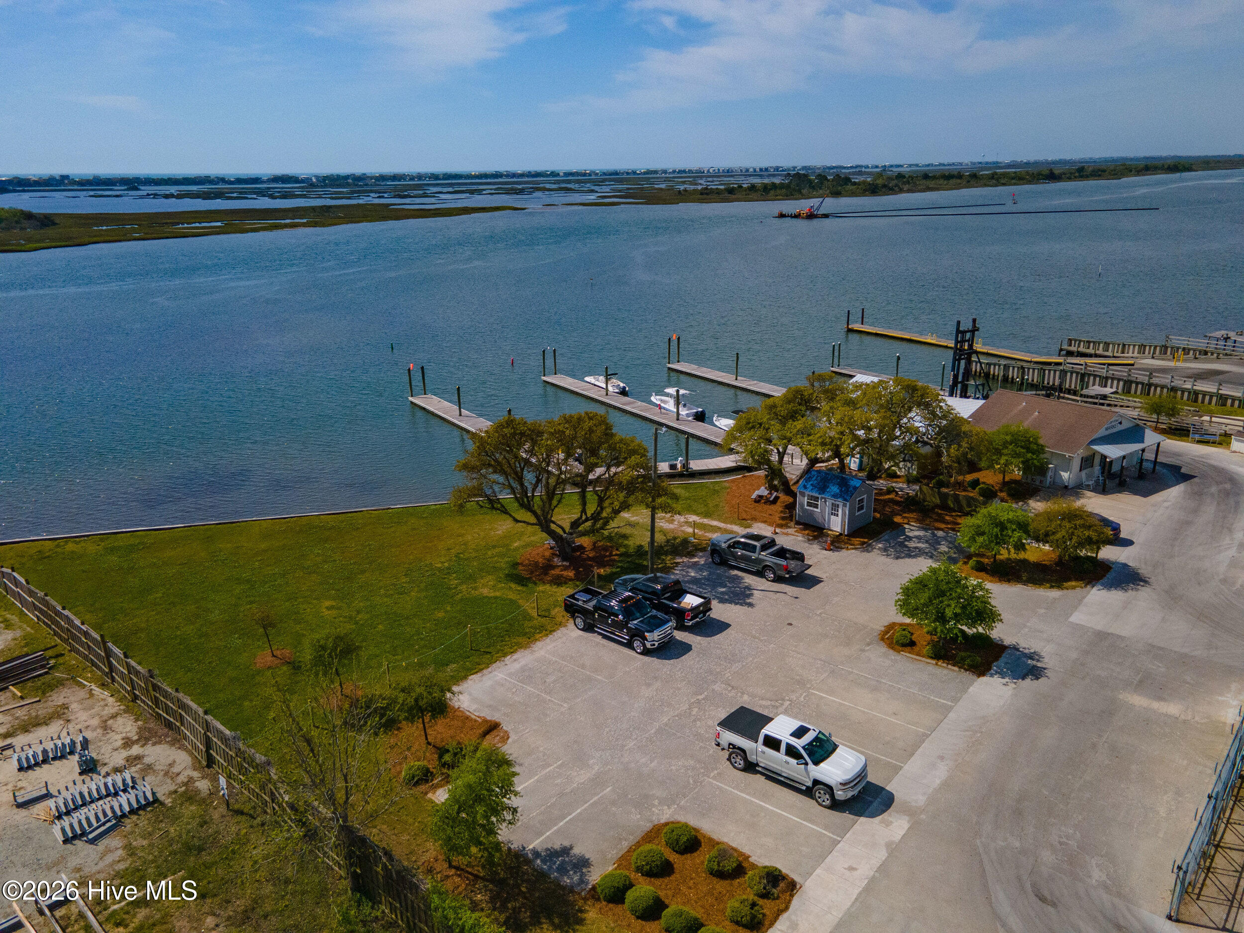 100561337 | Photo 35