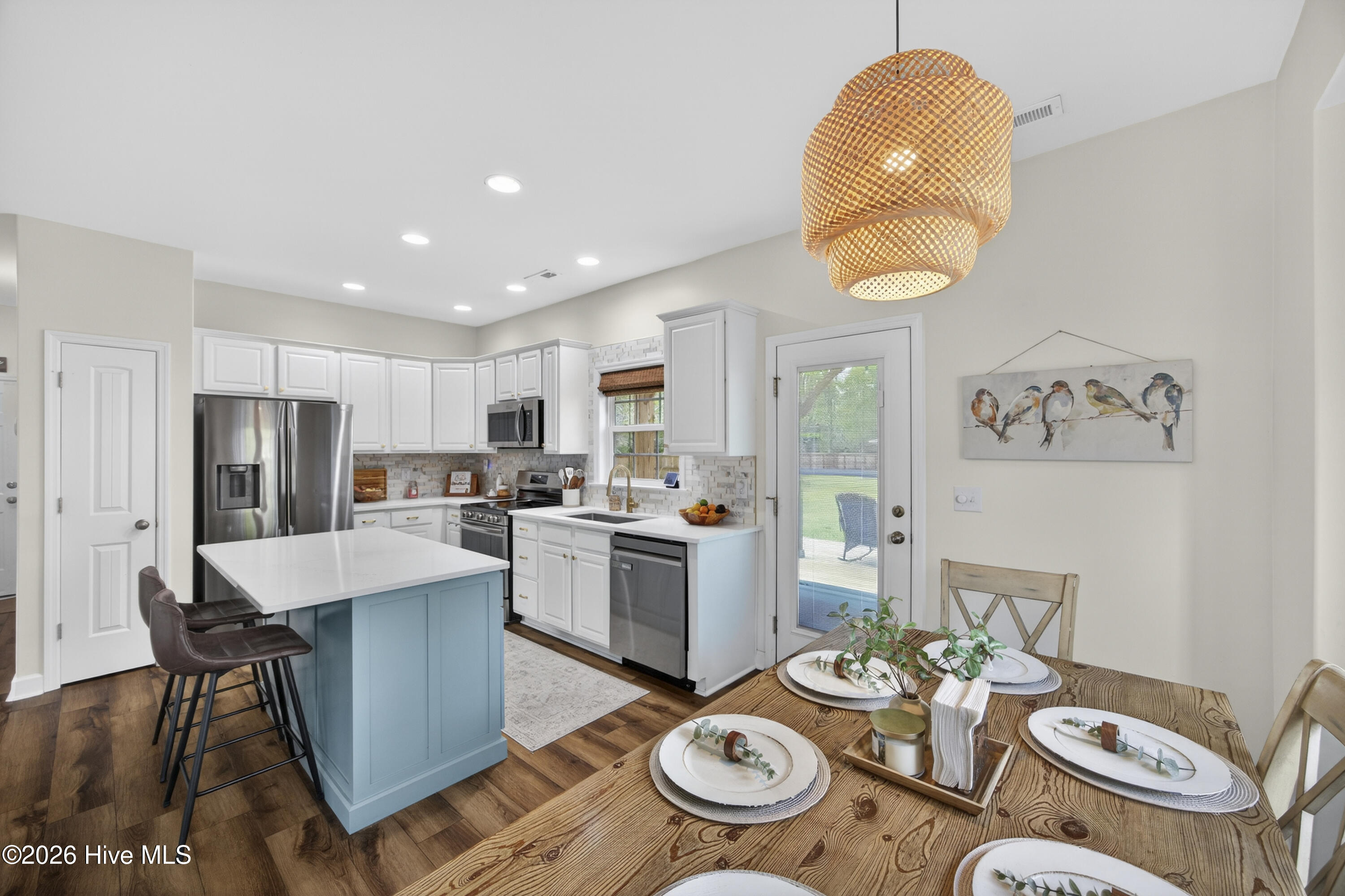 100565225 | Photo 27