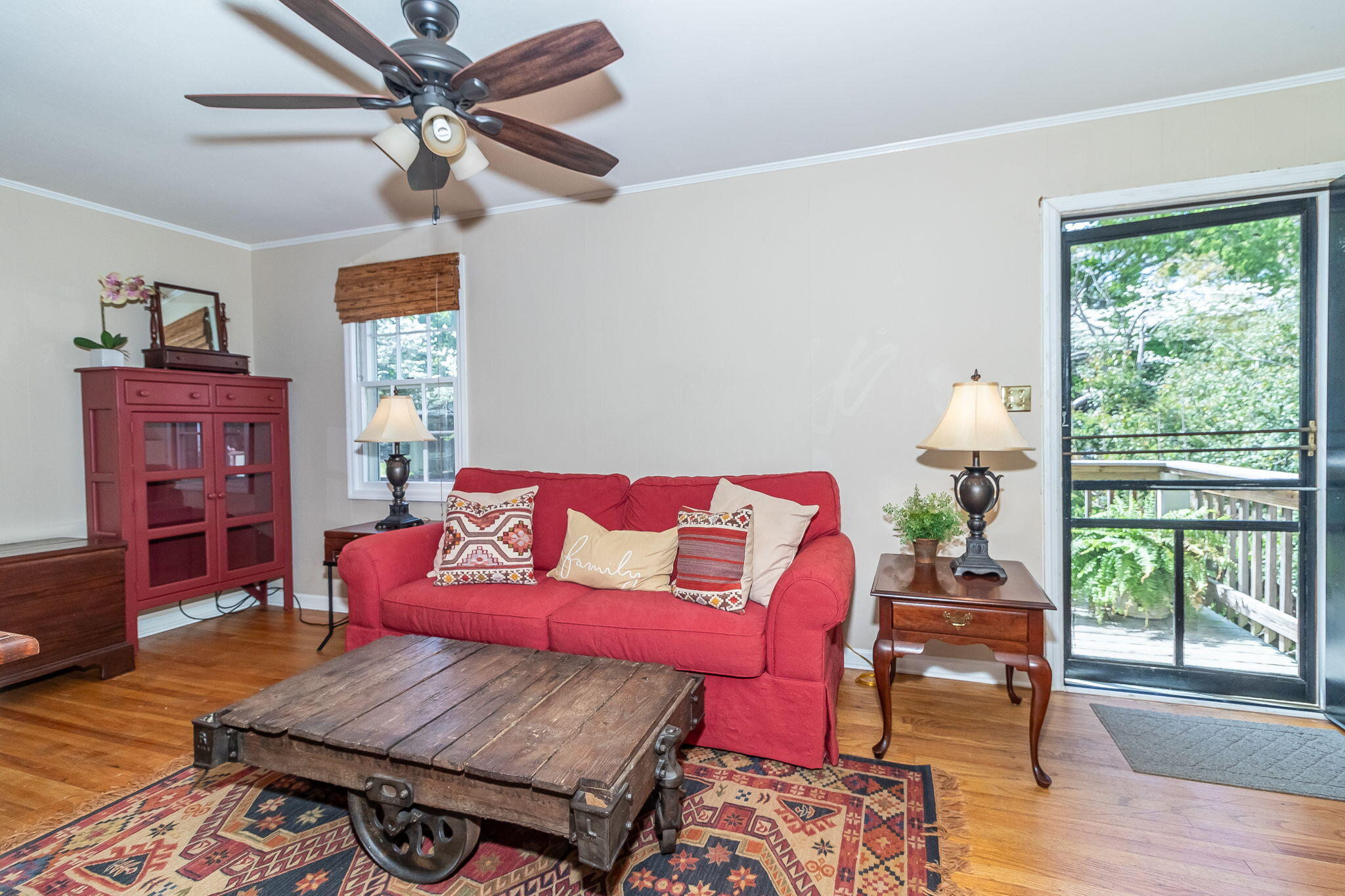 69-web-or-mls-2421 WALTON WAY ©-4186