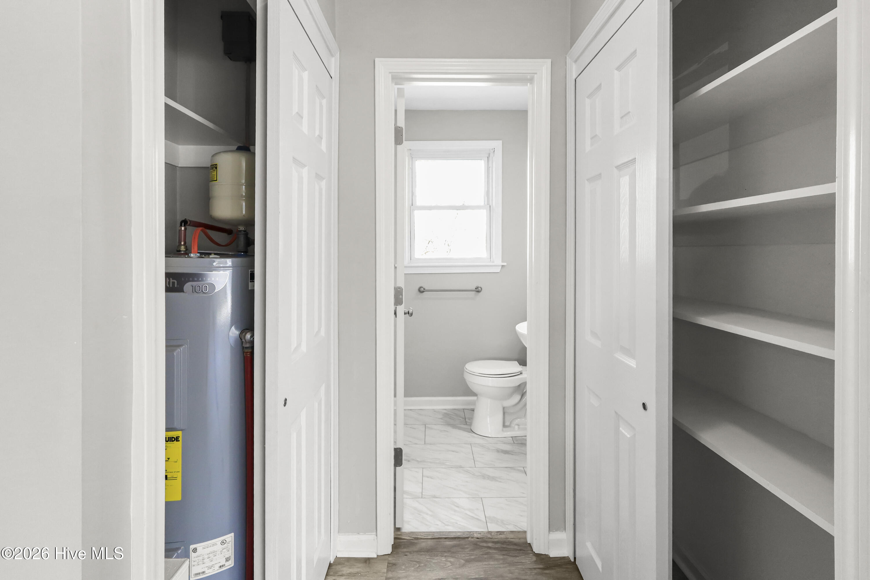 100560187 | Photo 19