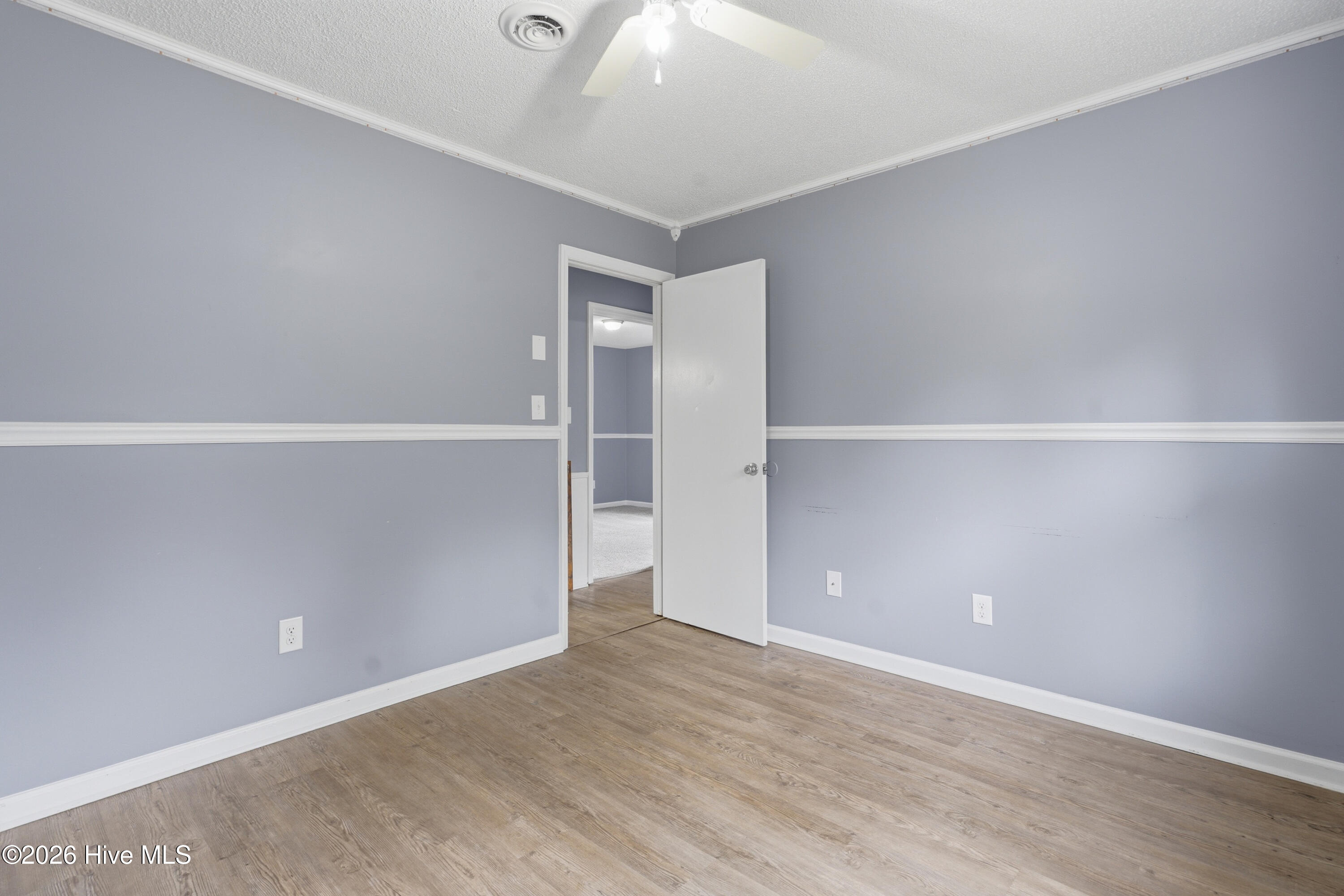 100560505 | Photo 14