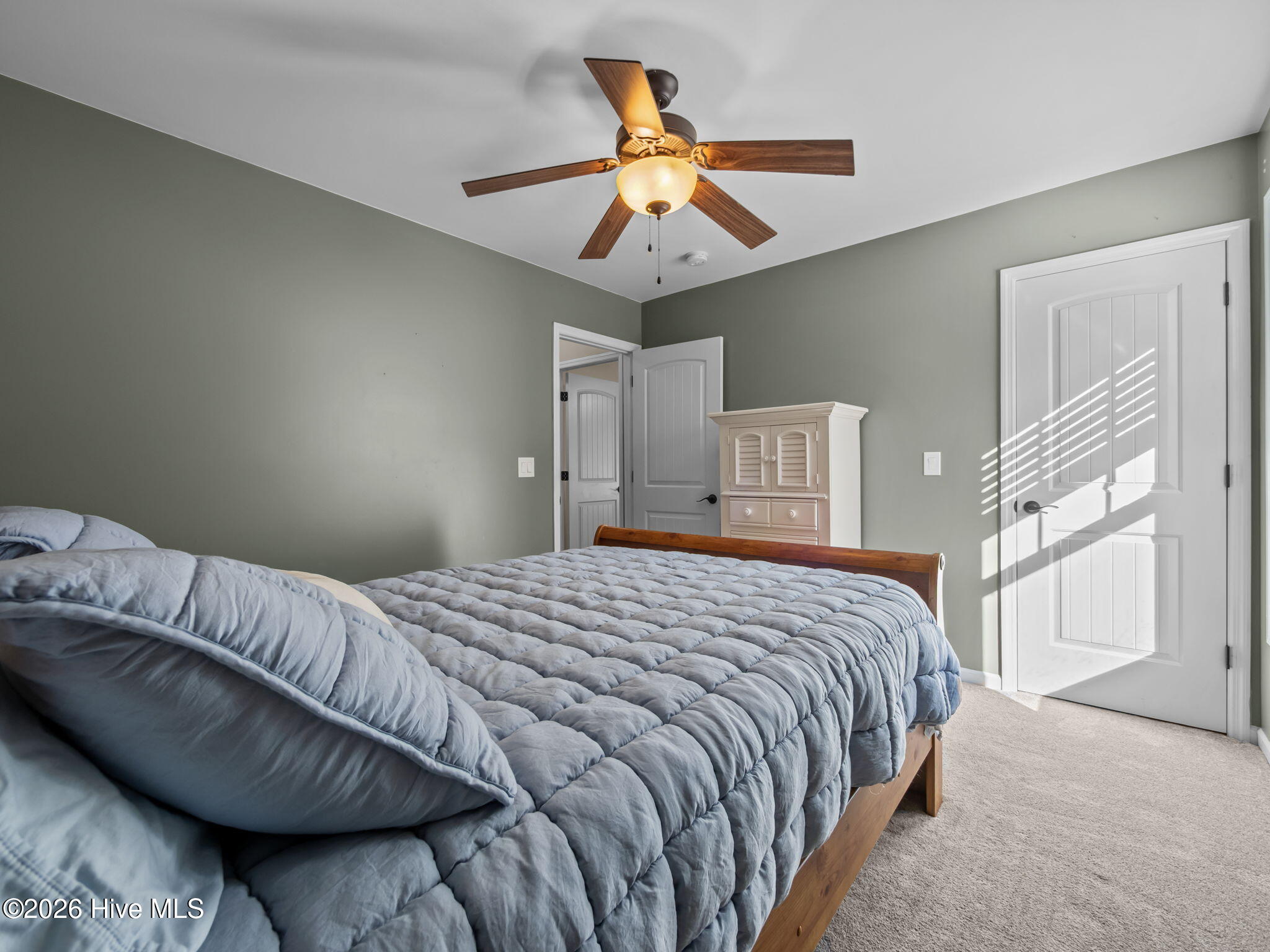 100549308 | Photo 22