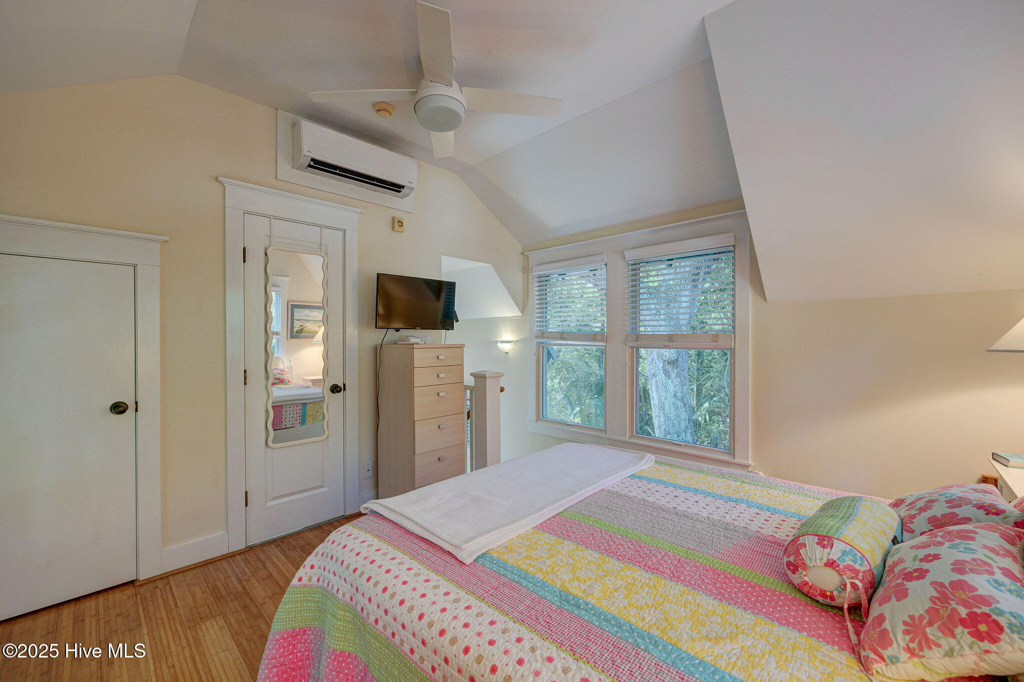 100531577 | Photo 36