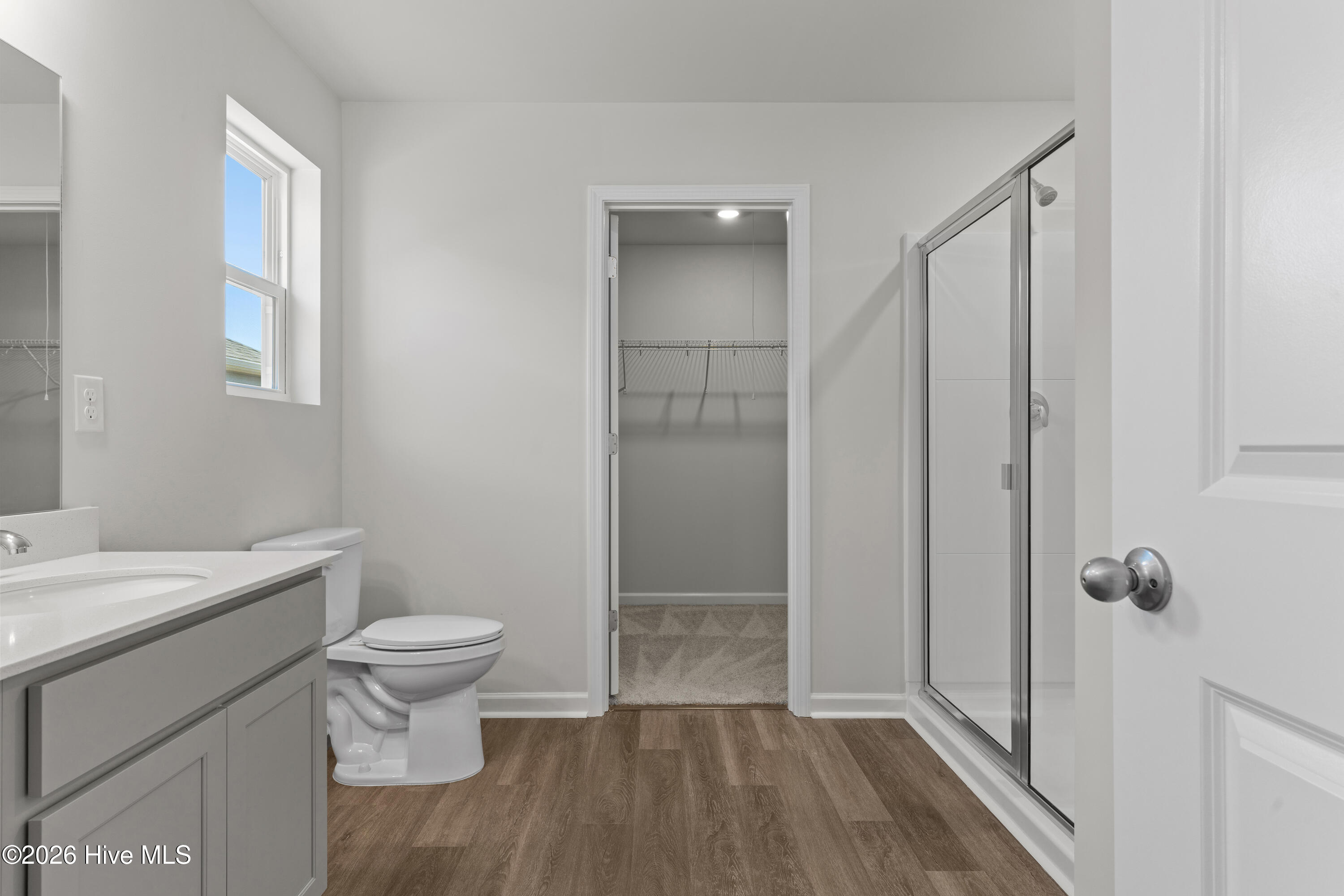 100550093 | Photo 18