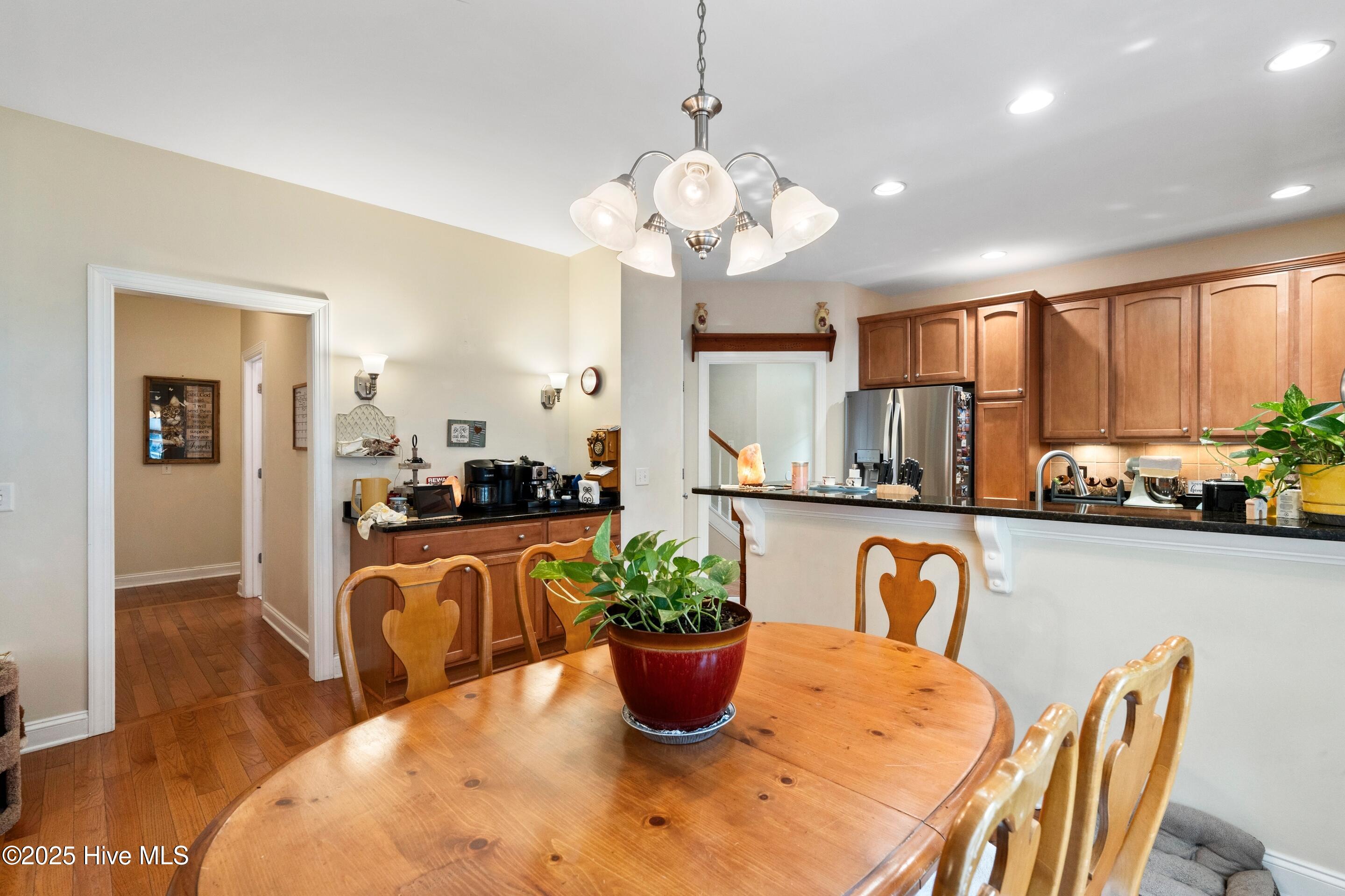 100522609 | Photo 22