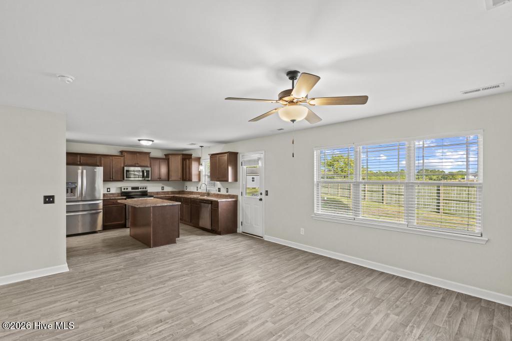 100566297 | Photo 11