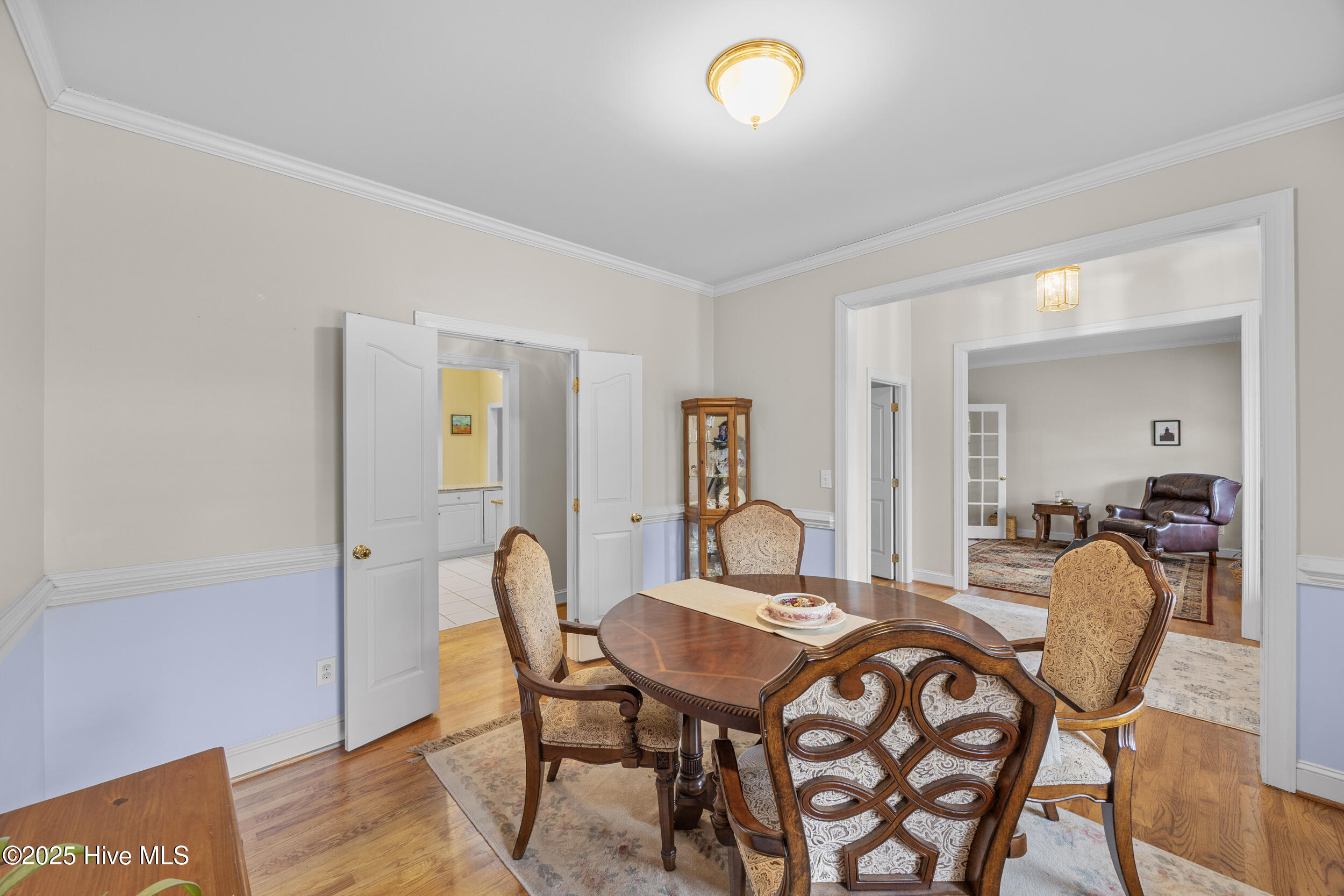 100543890 | Photo 18