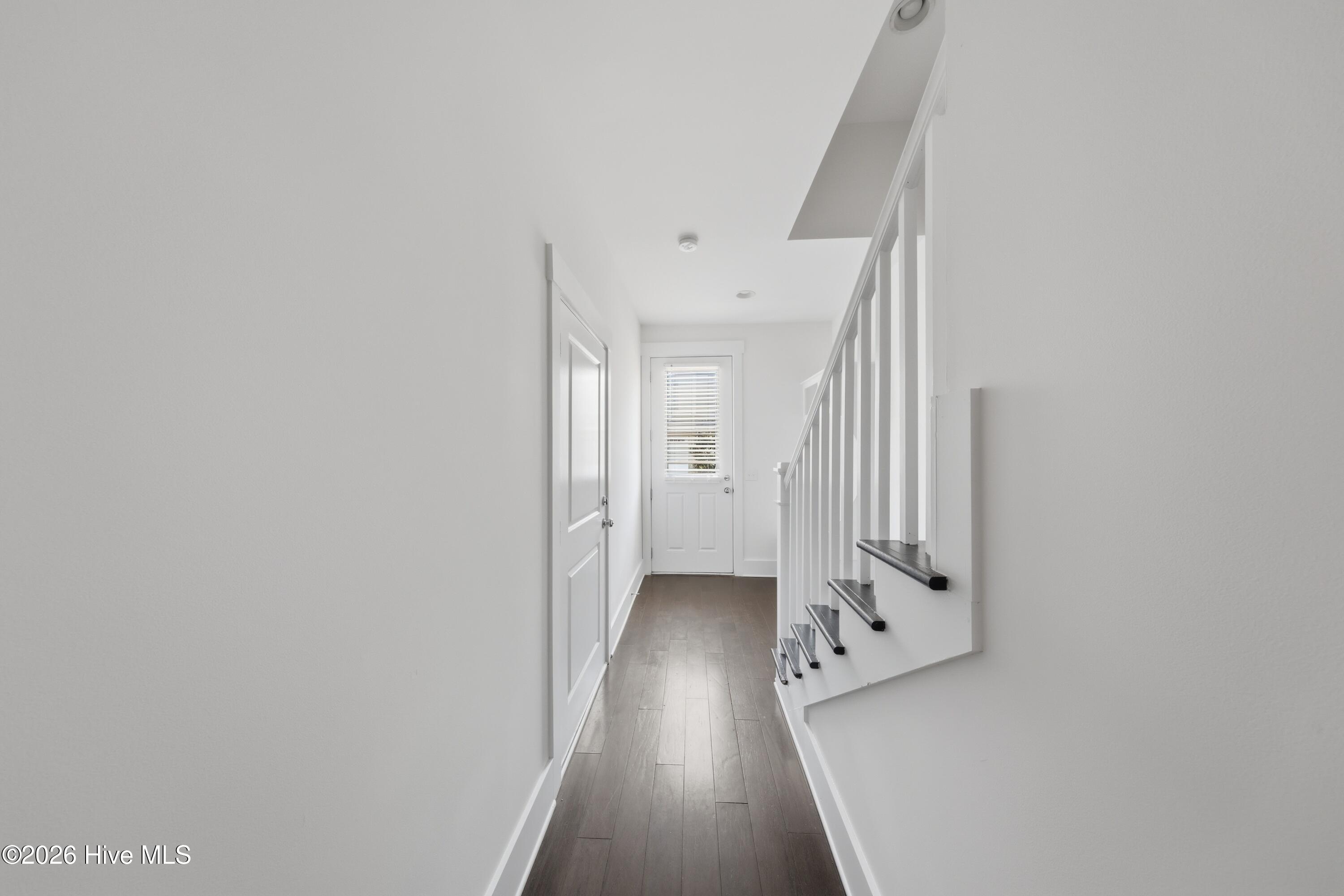 100564371 | Photo 12