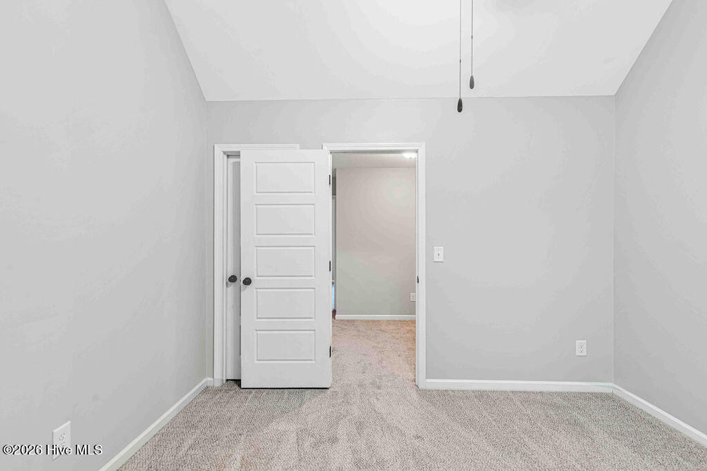 100548964 | Photo 32