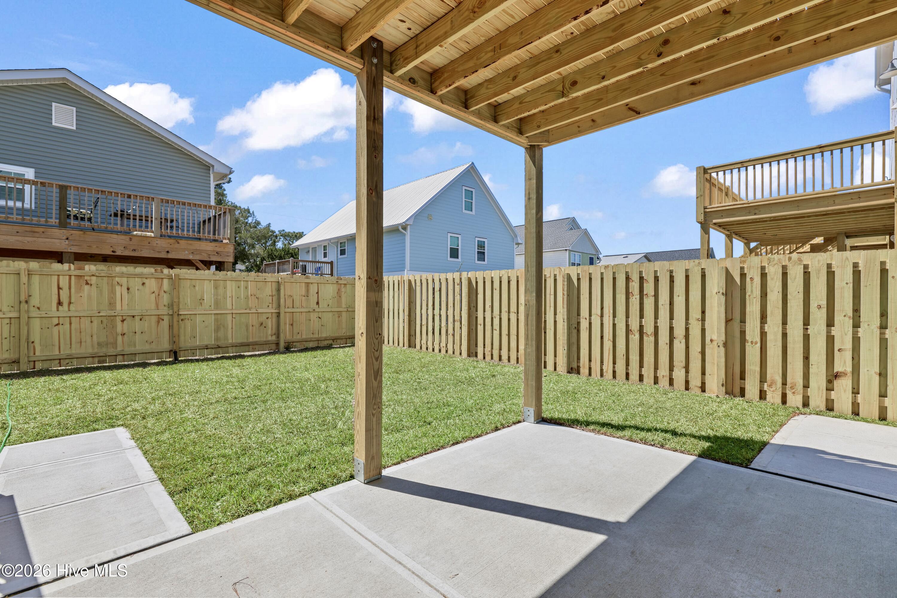 100561873 | Photo 31