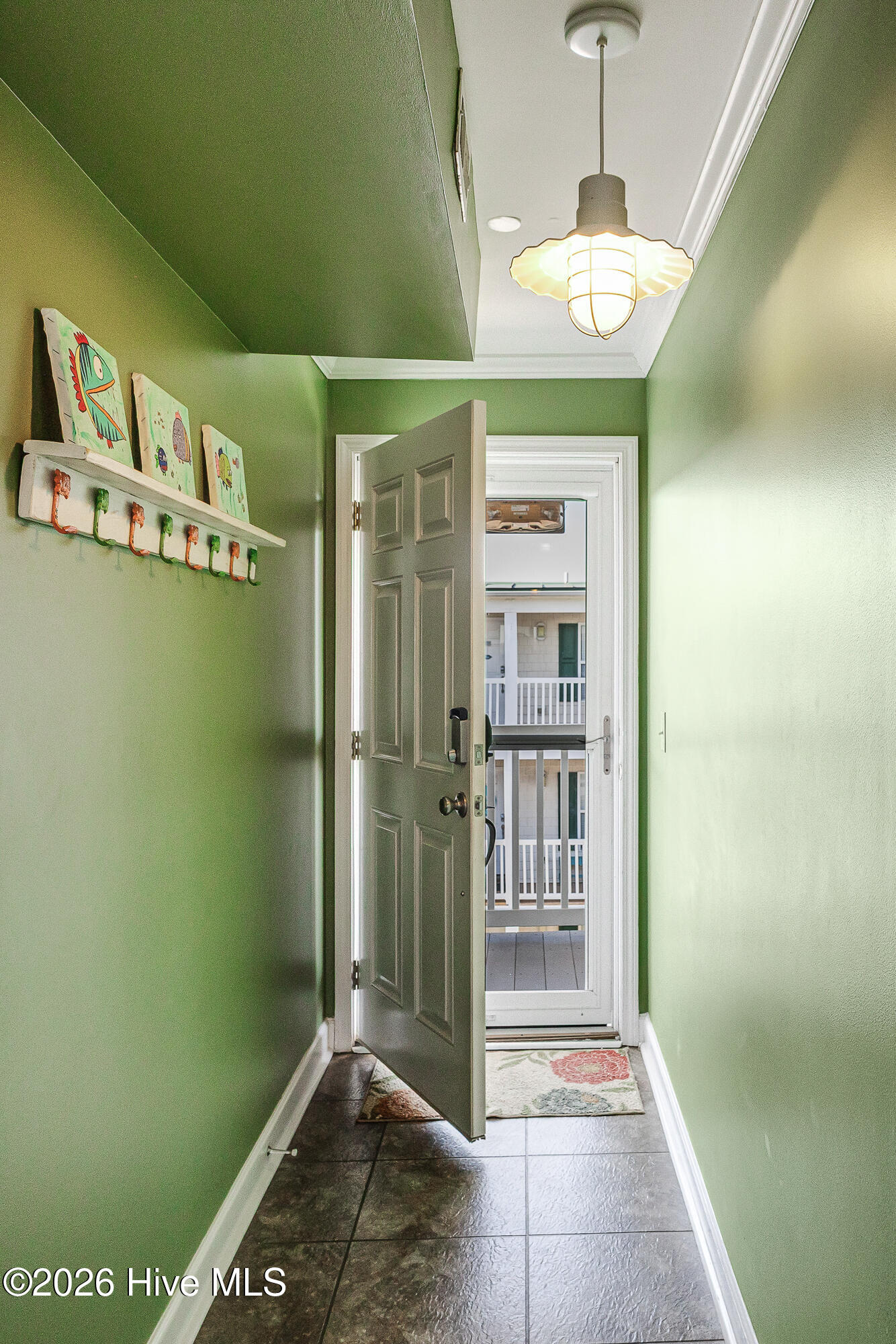 100548192 | Photo 10