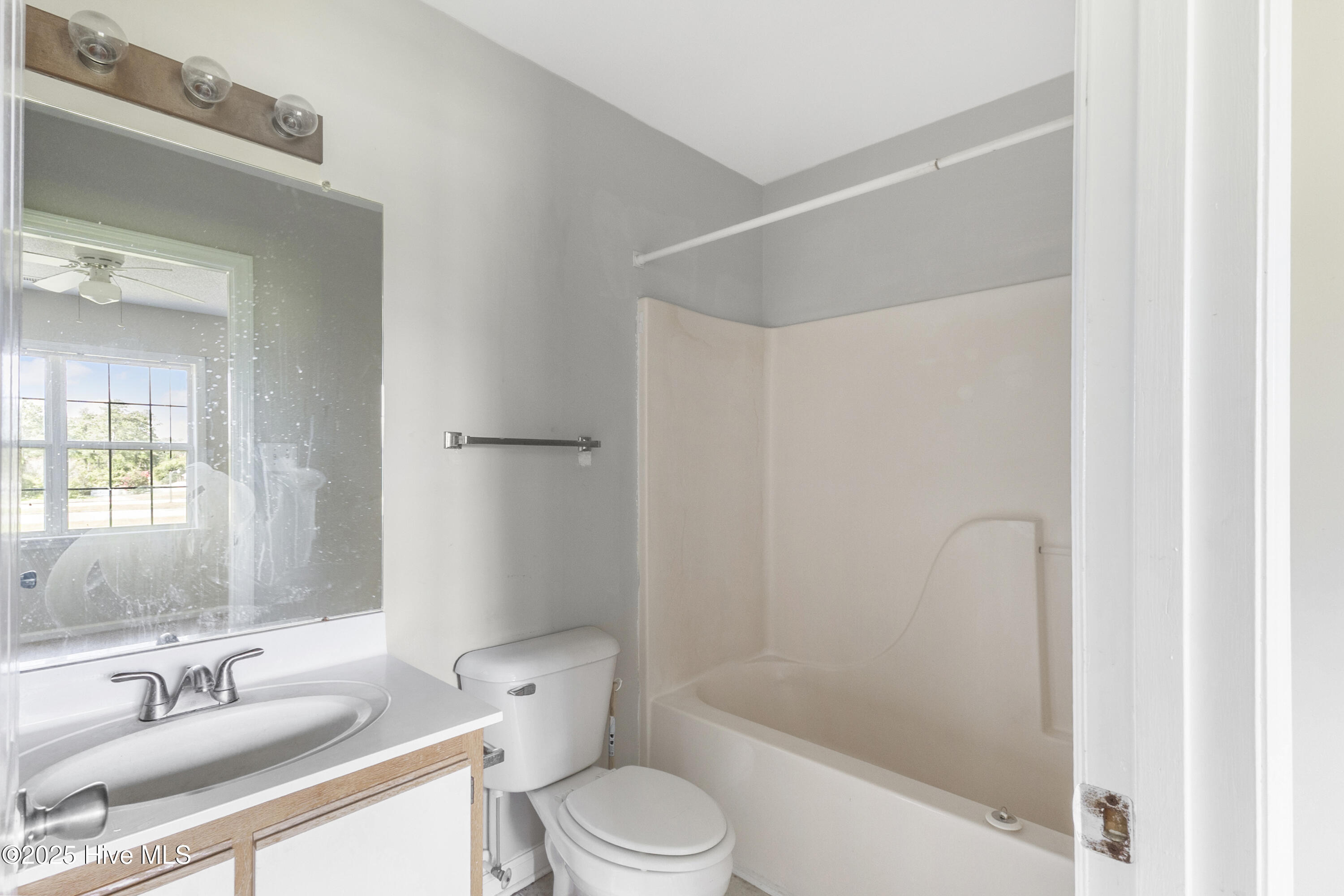 100529764 | Photo 19