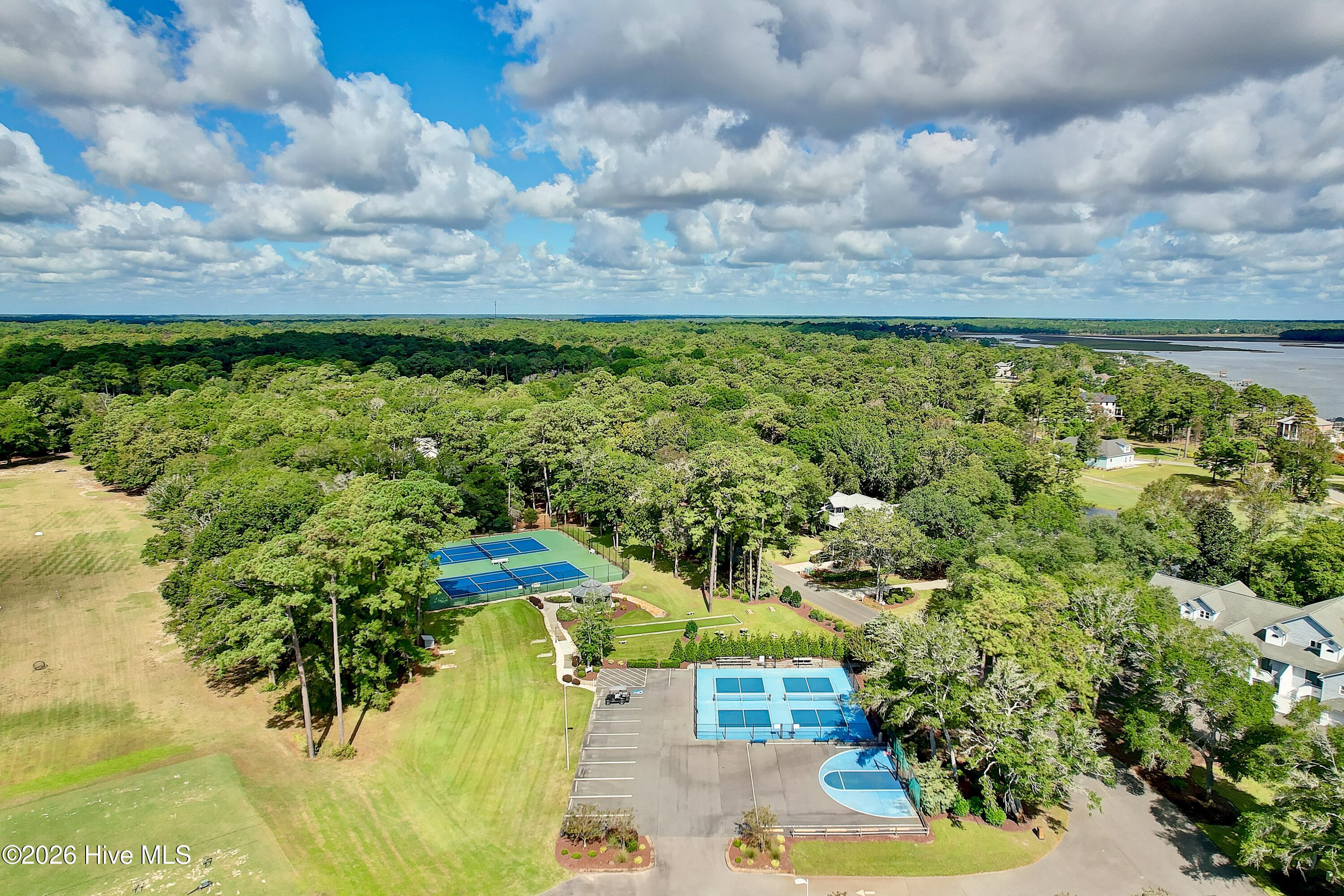 100567872 | Photo 65