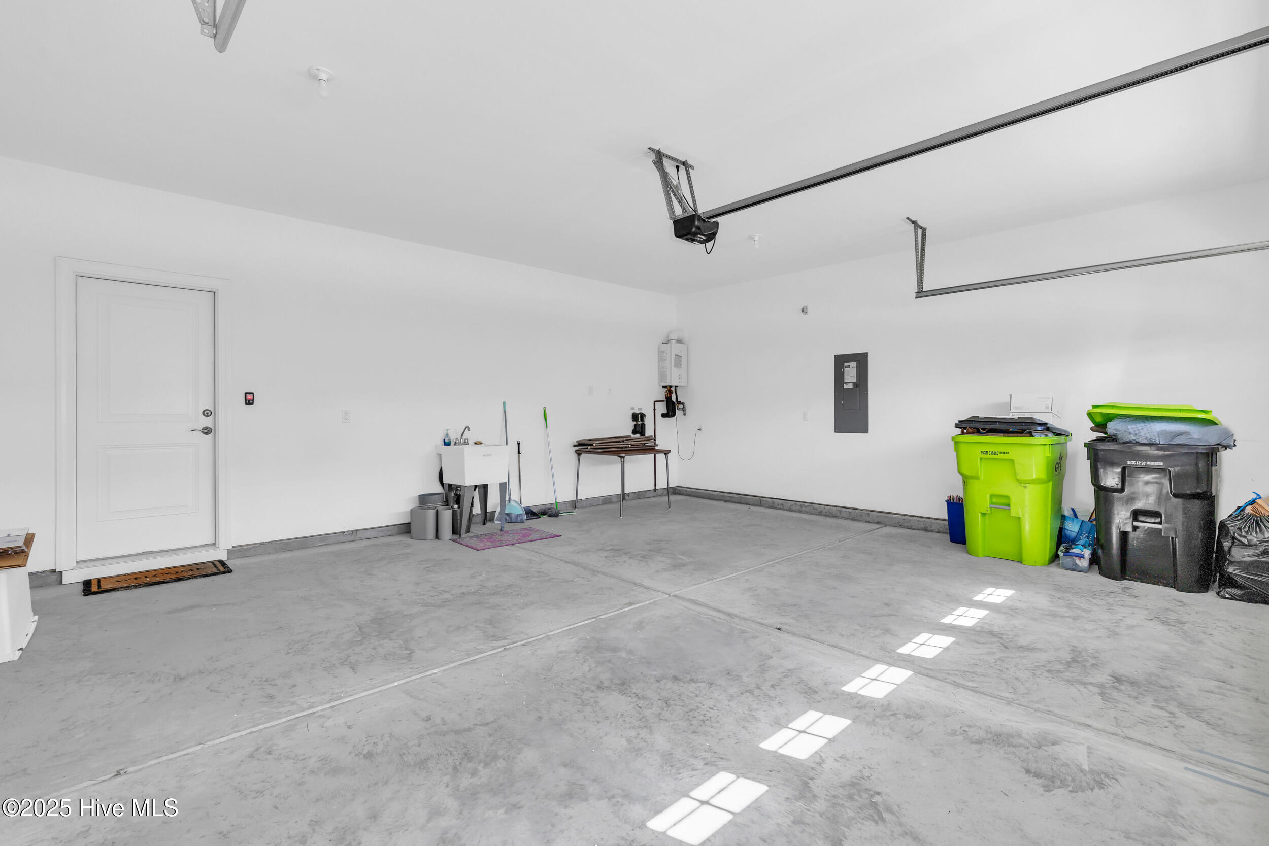 100532615 | Photo 32