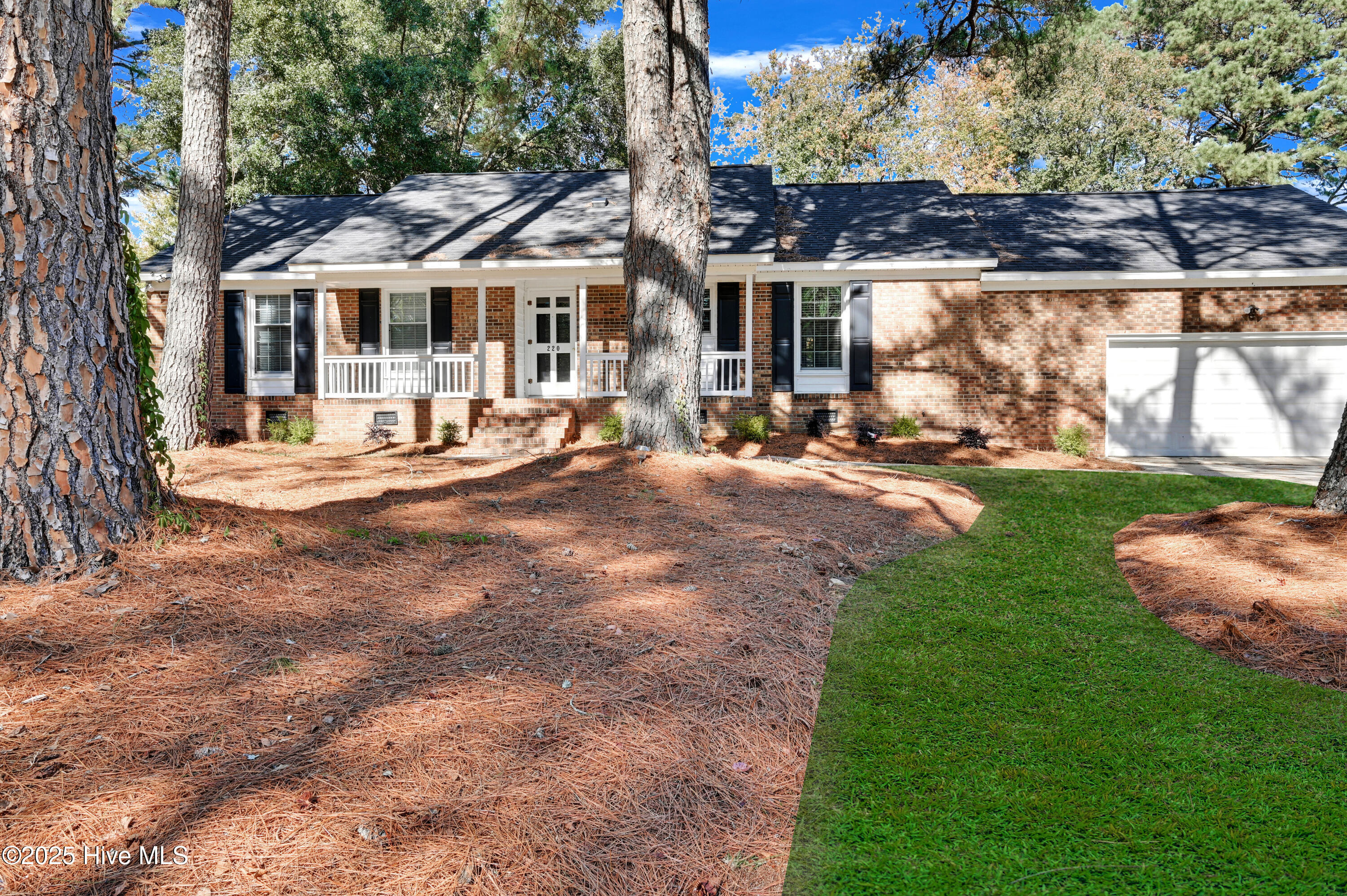 Homes for sale in Greenville, NC | 220 Beth St, Greenville, NC 27858 | MLS# 100538092