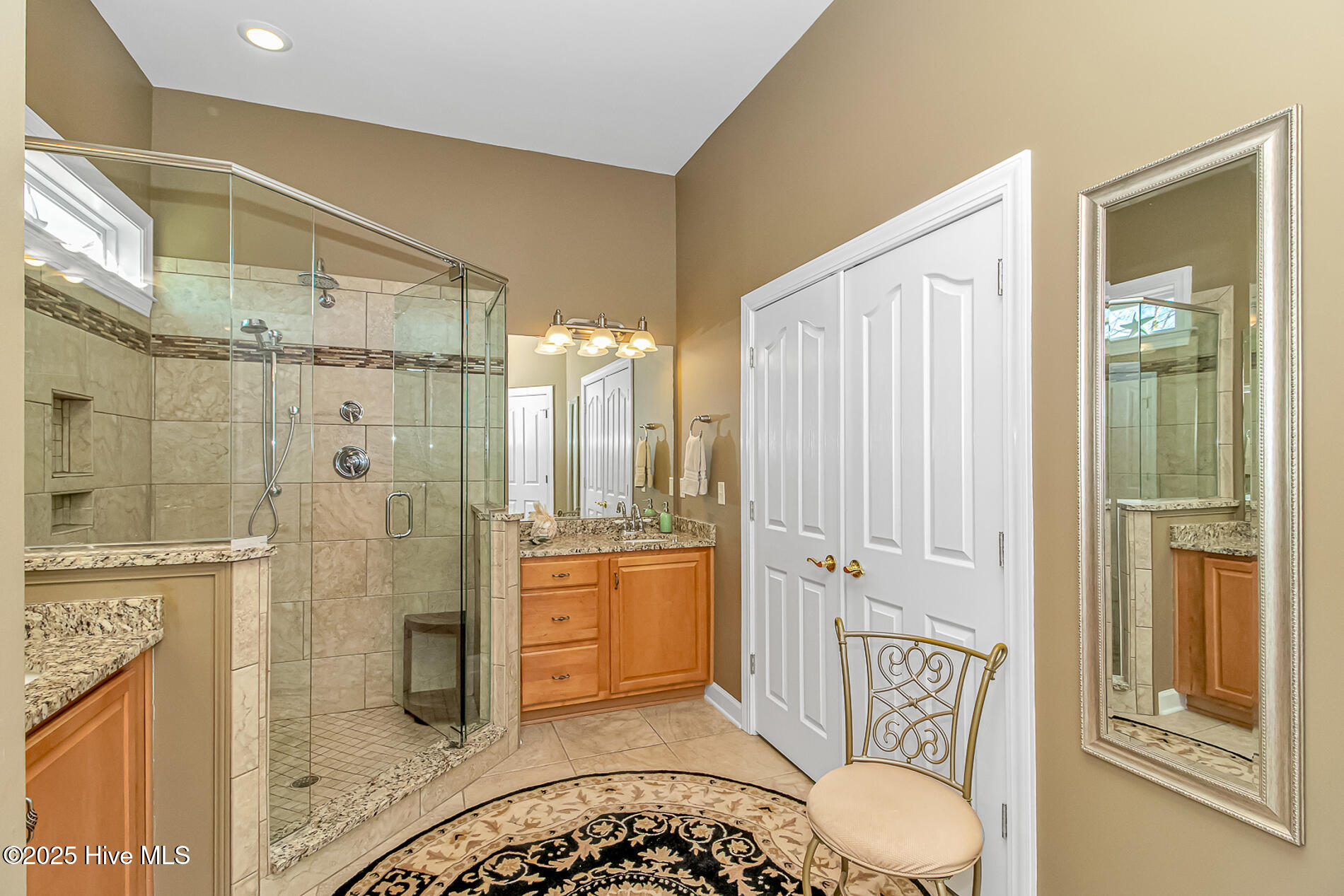 100545861 | Photo 14