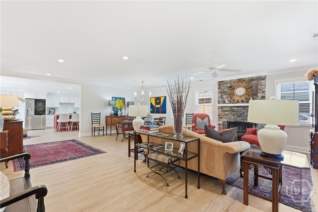 Spacious open concept living/dining room