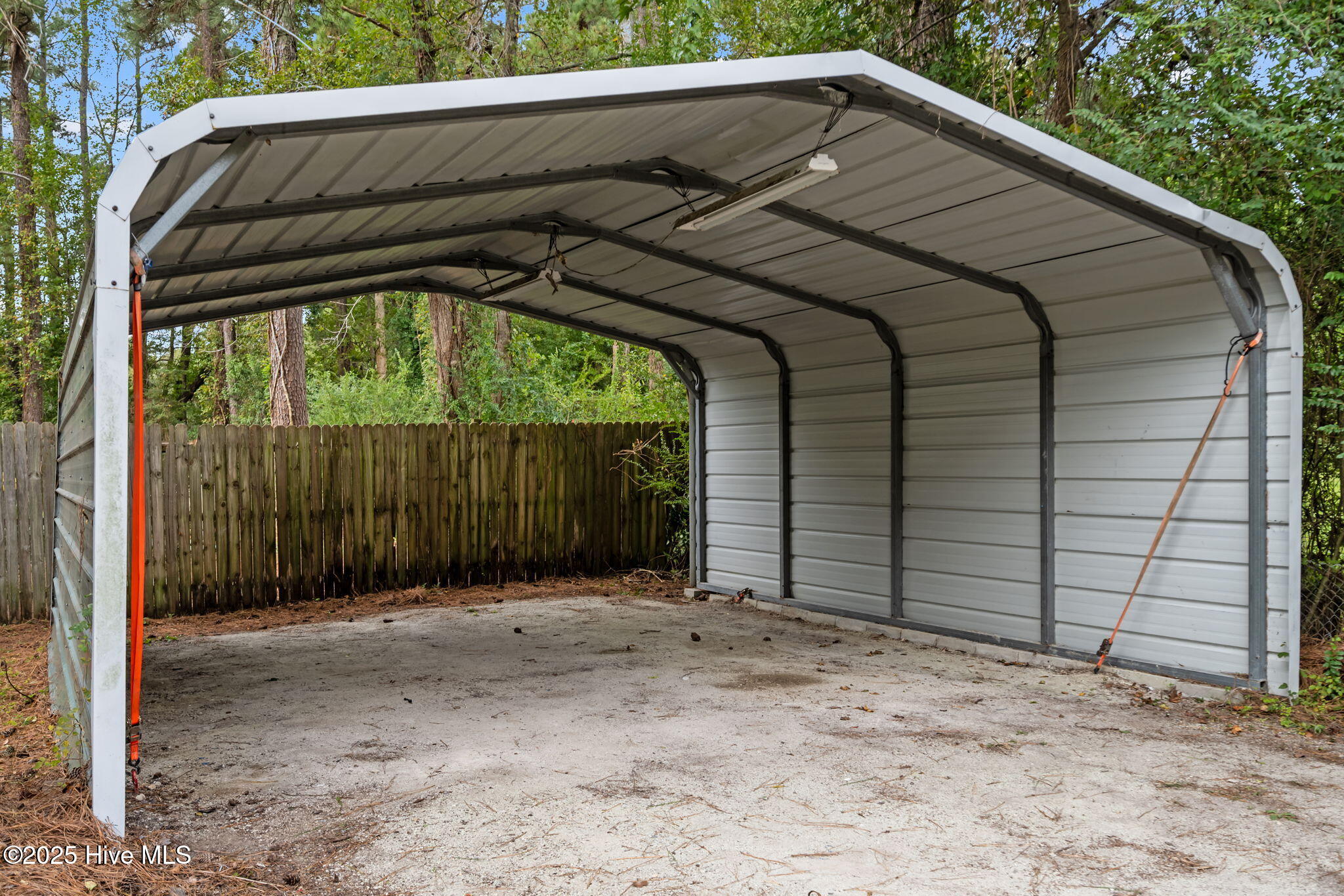 100536002 | Photo 34