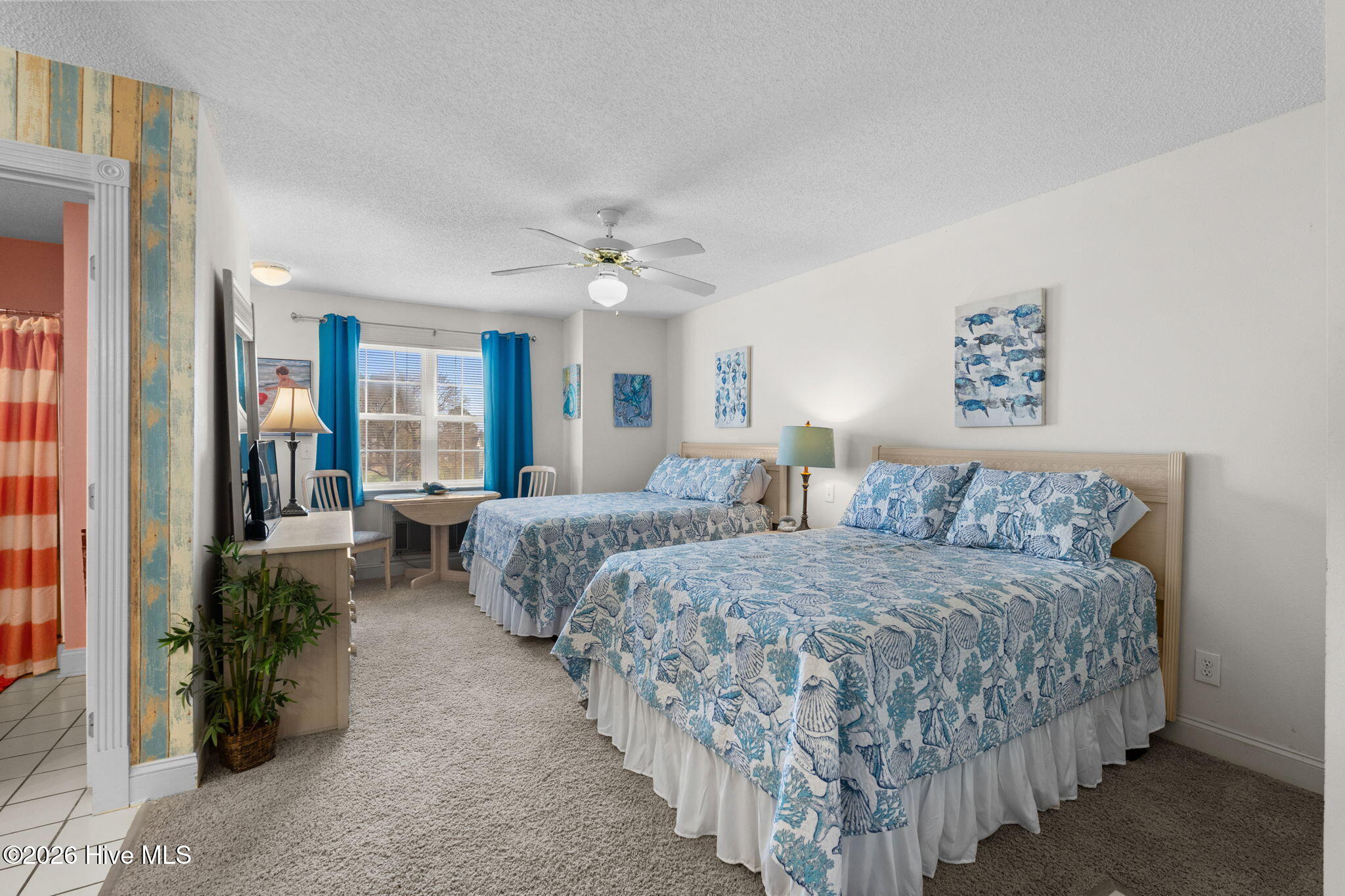 100558882 | Photo 30