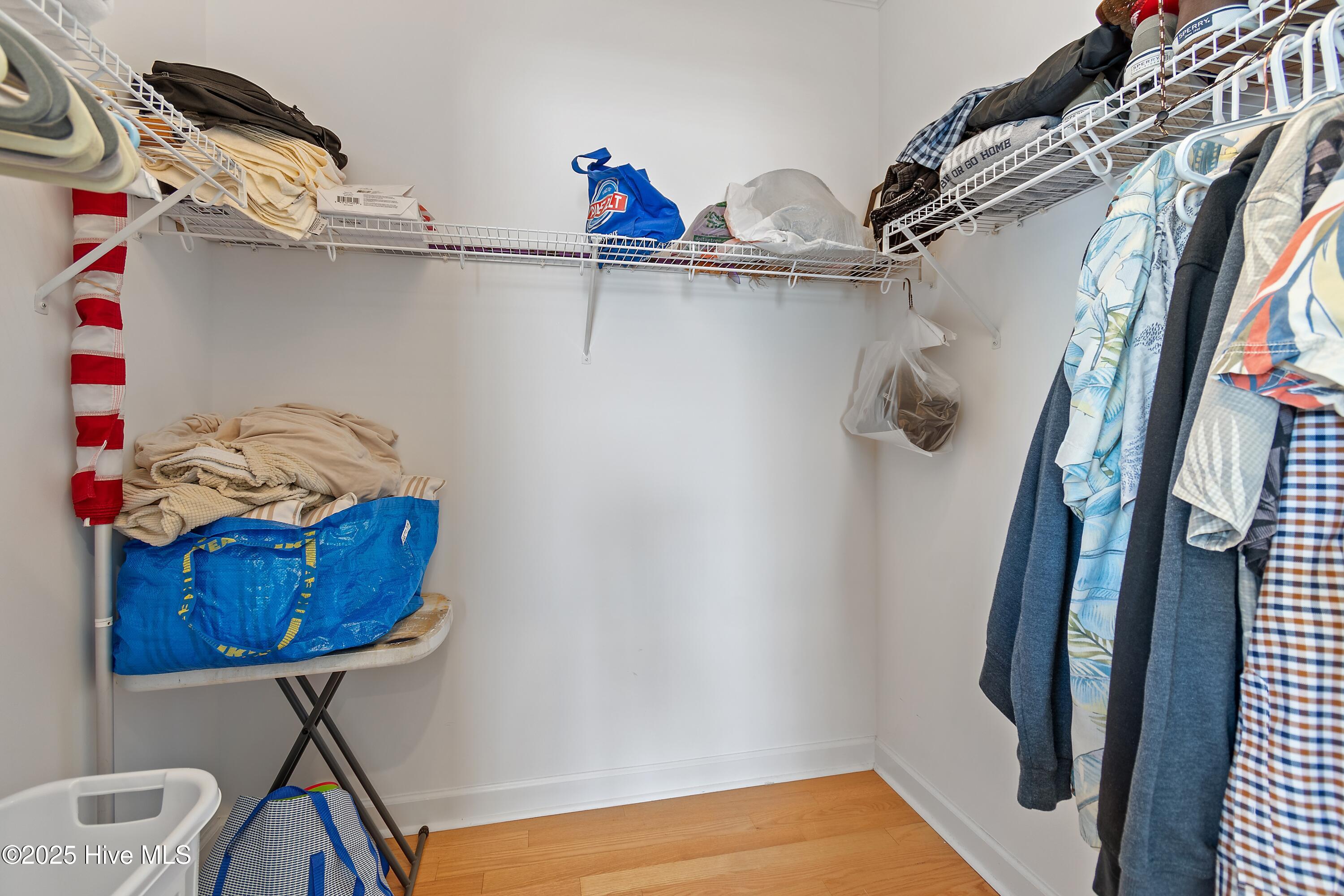 100502983 | Photo 28