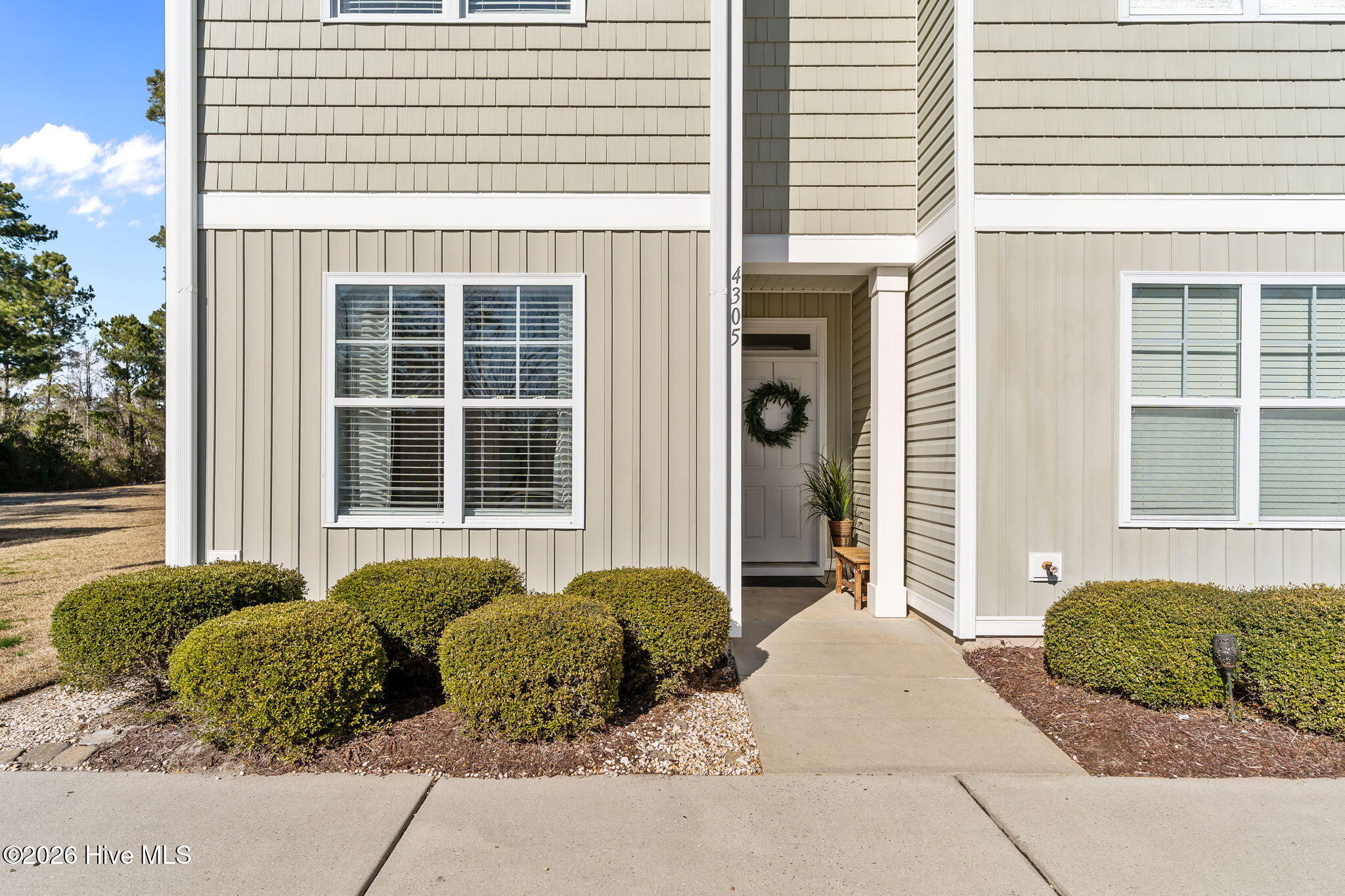 100555815 | Photo 56