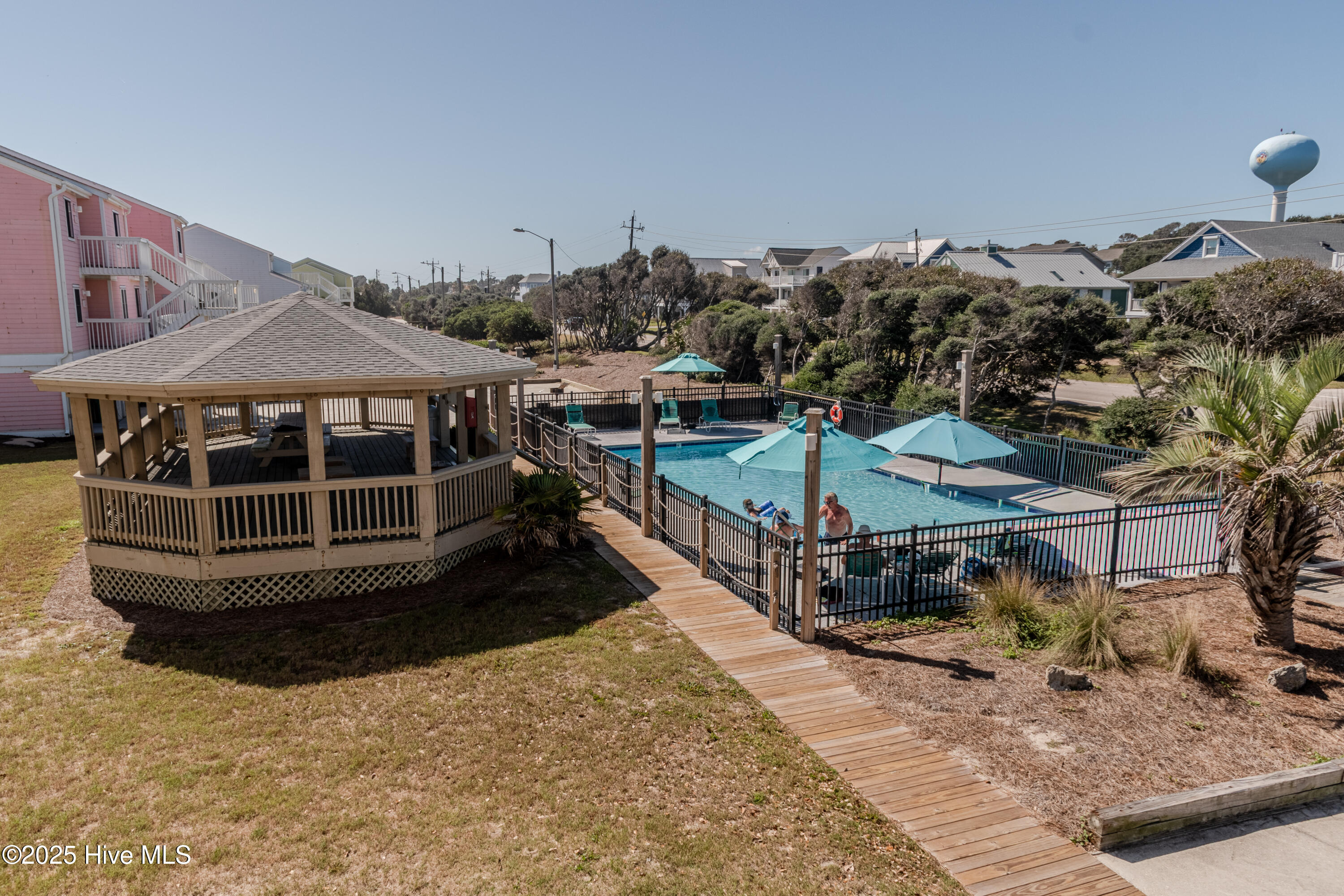 100535213 | Photo 34