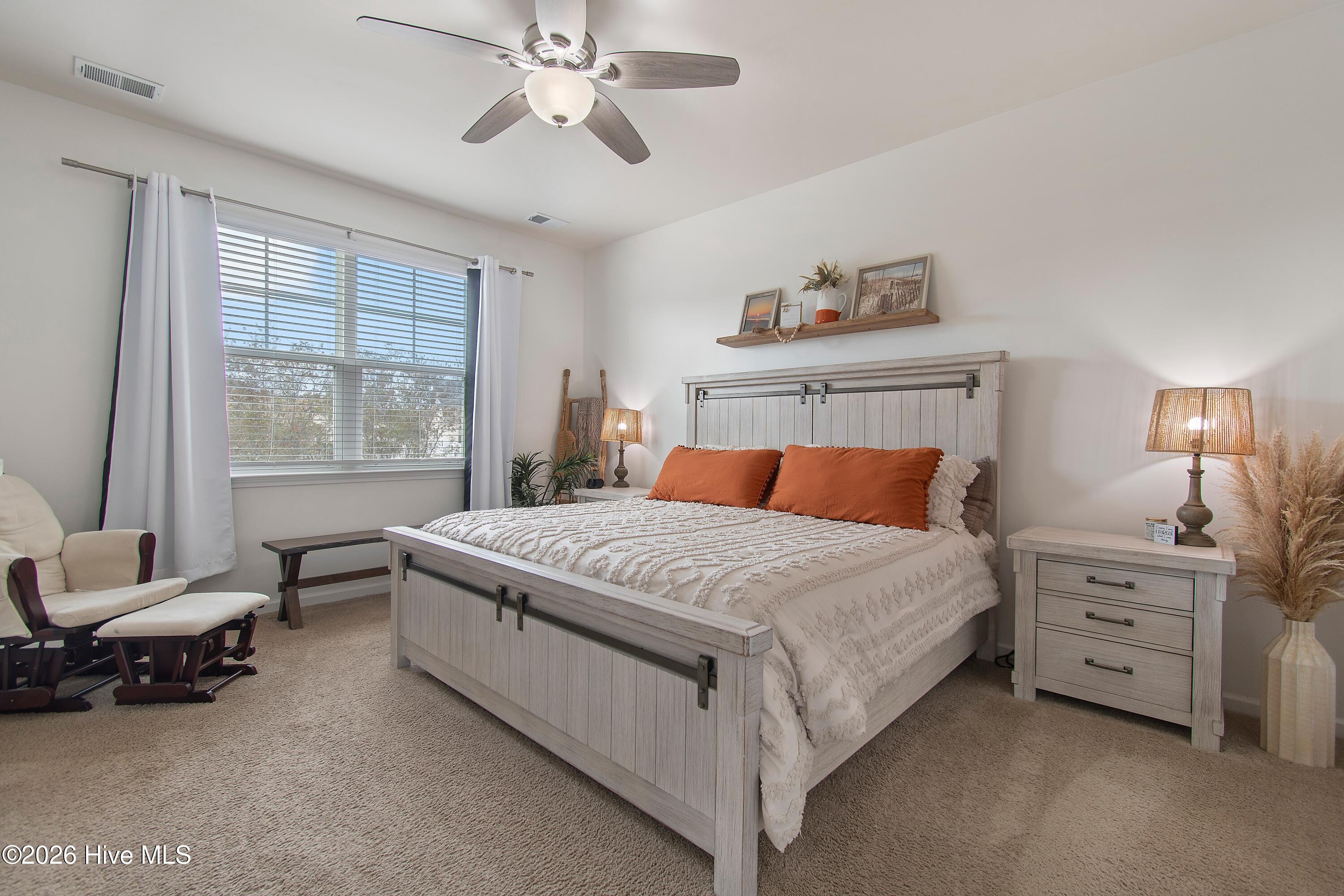 100555965 | Photo 18