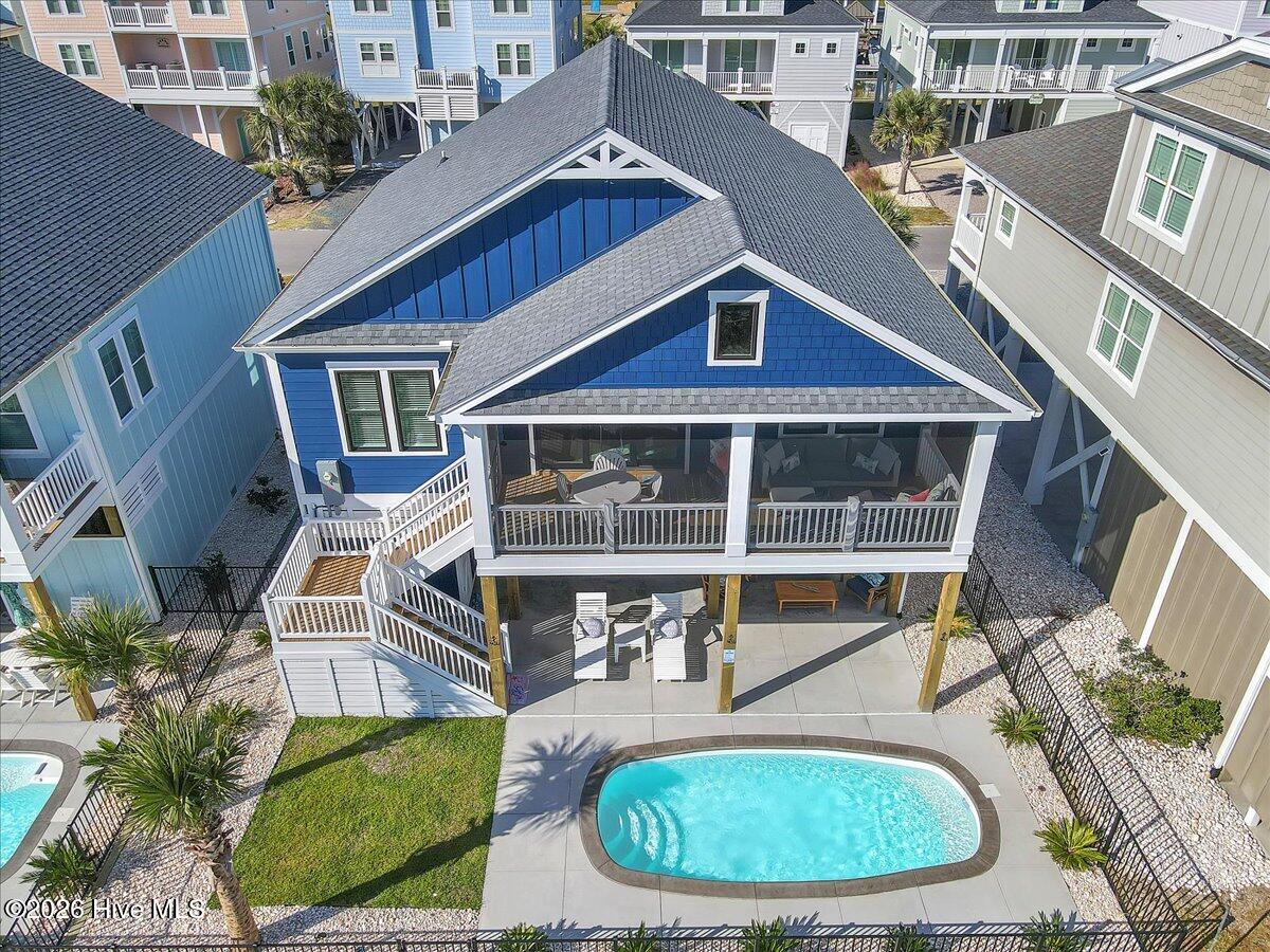 100565716 | Photo 73