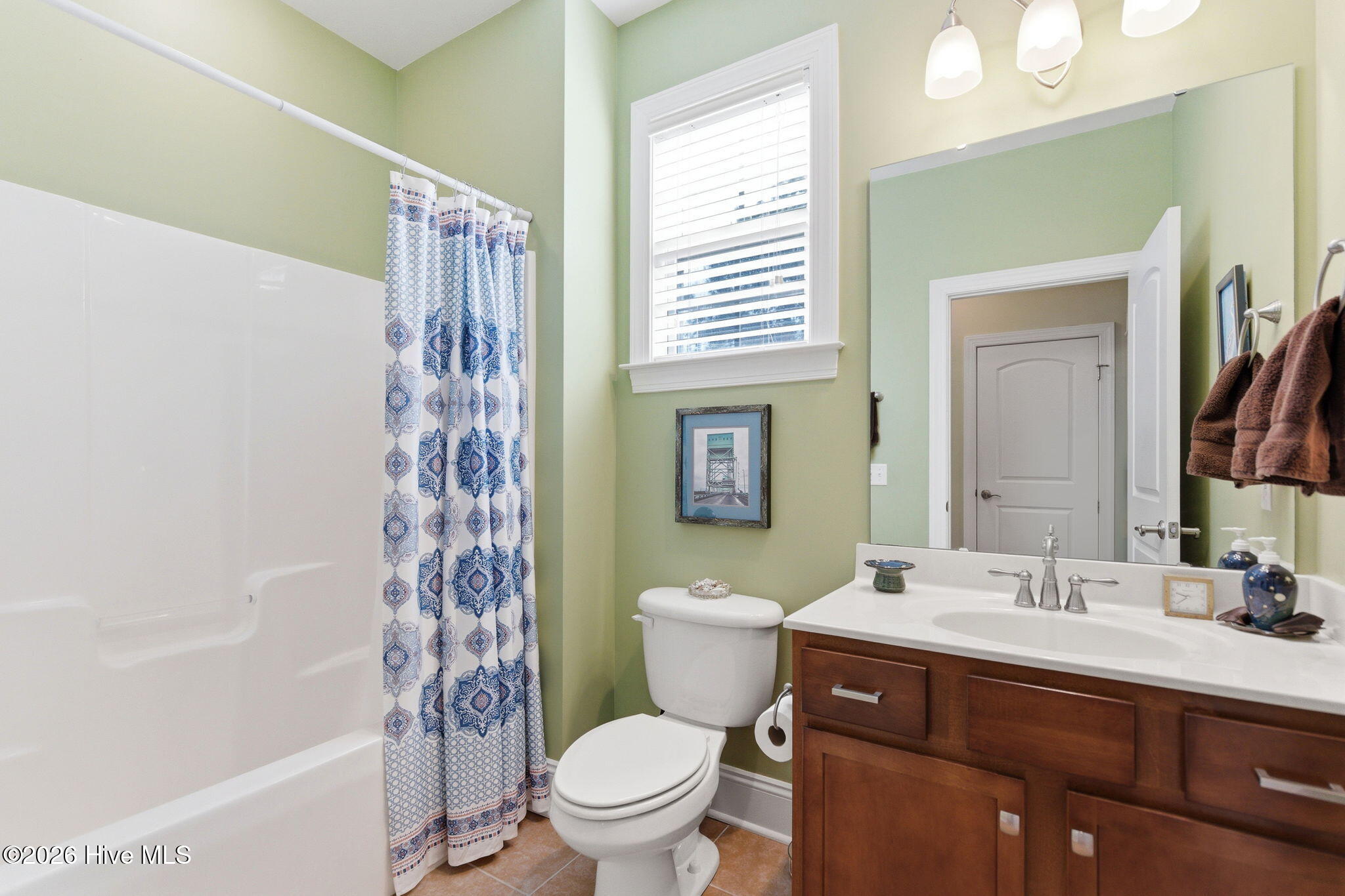 100569410 | Photo 43