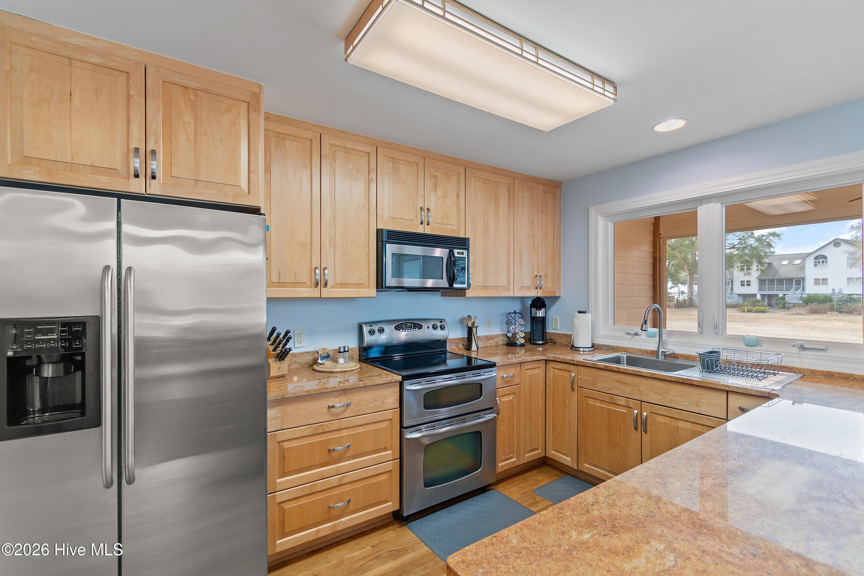 100557427 | Photo 32