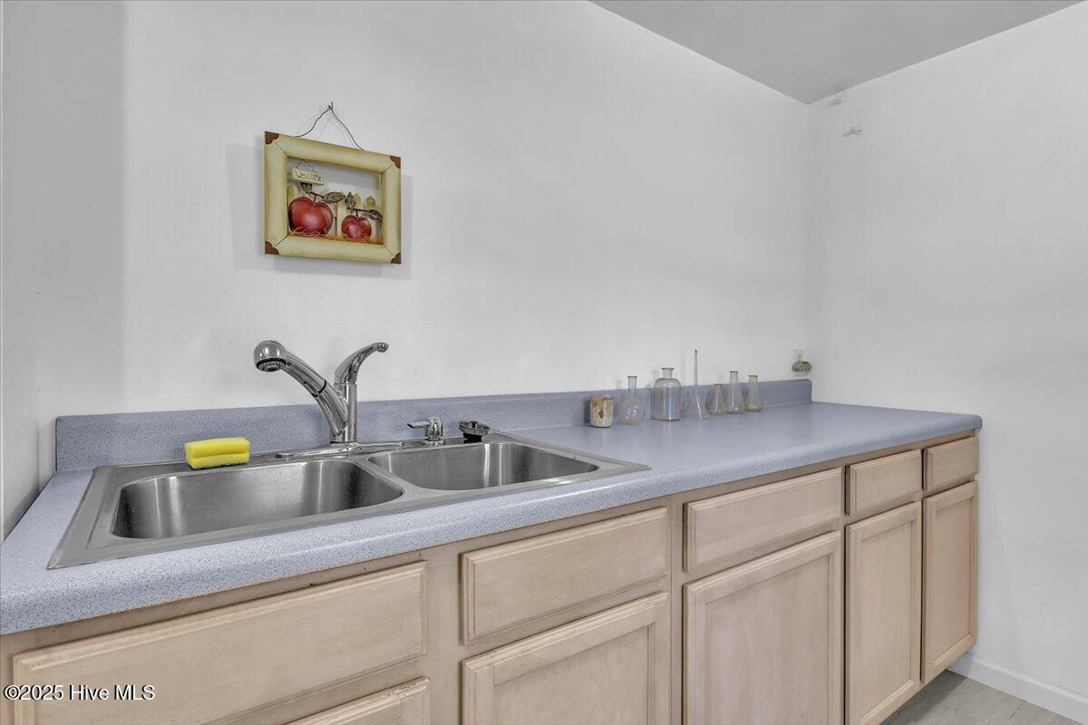 100539108 | Photo 42