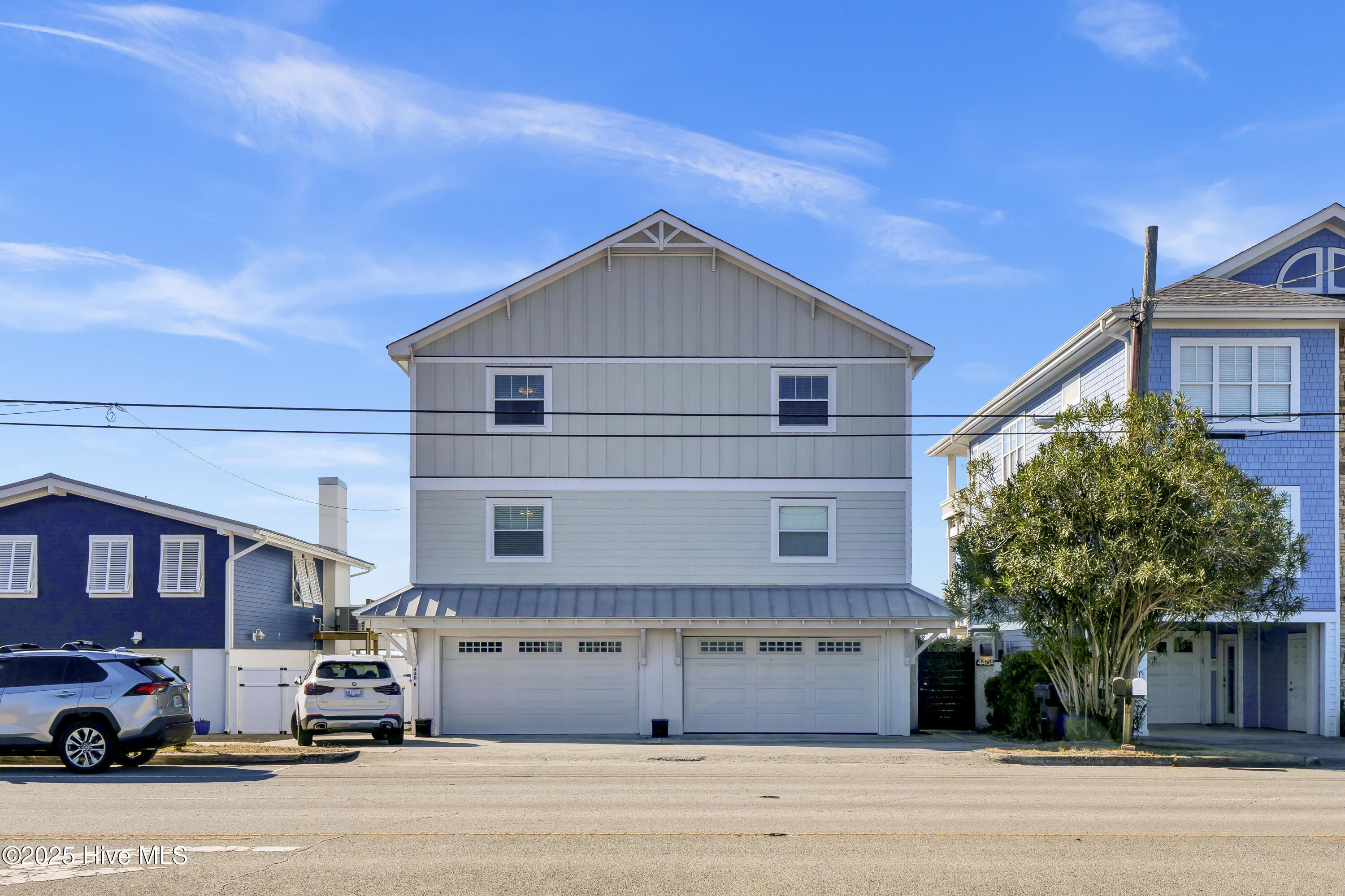 100469434 | Photo 49