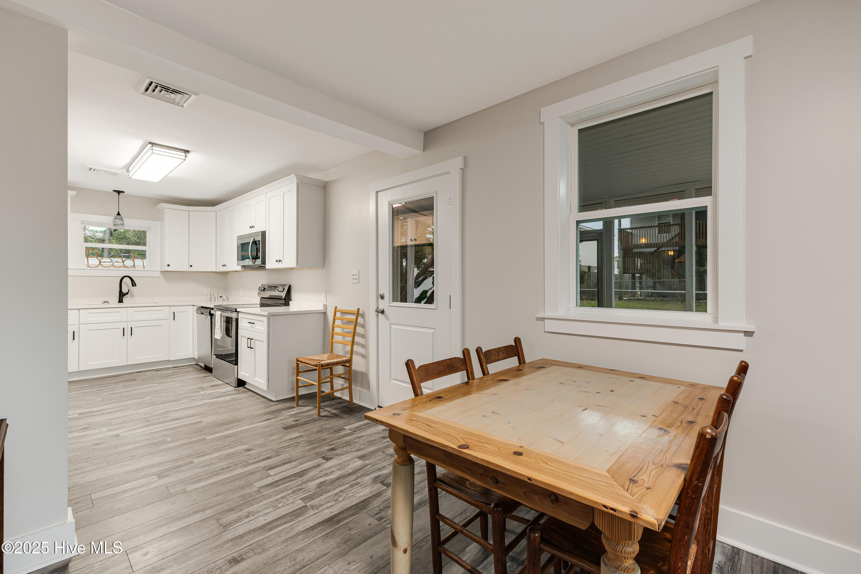 100501720 | Photo 17