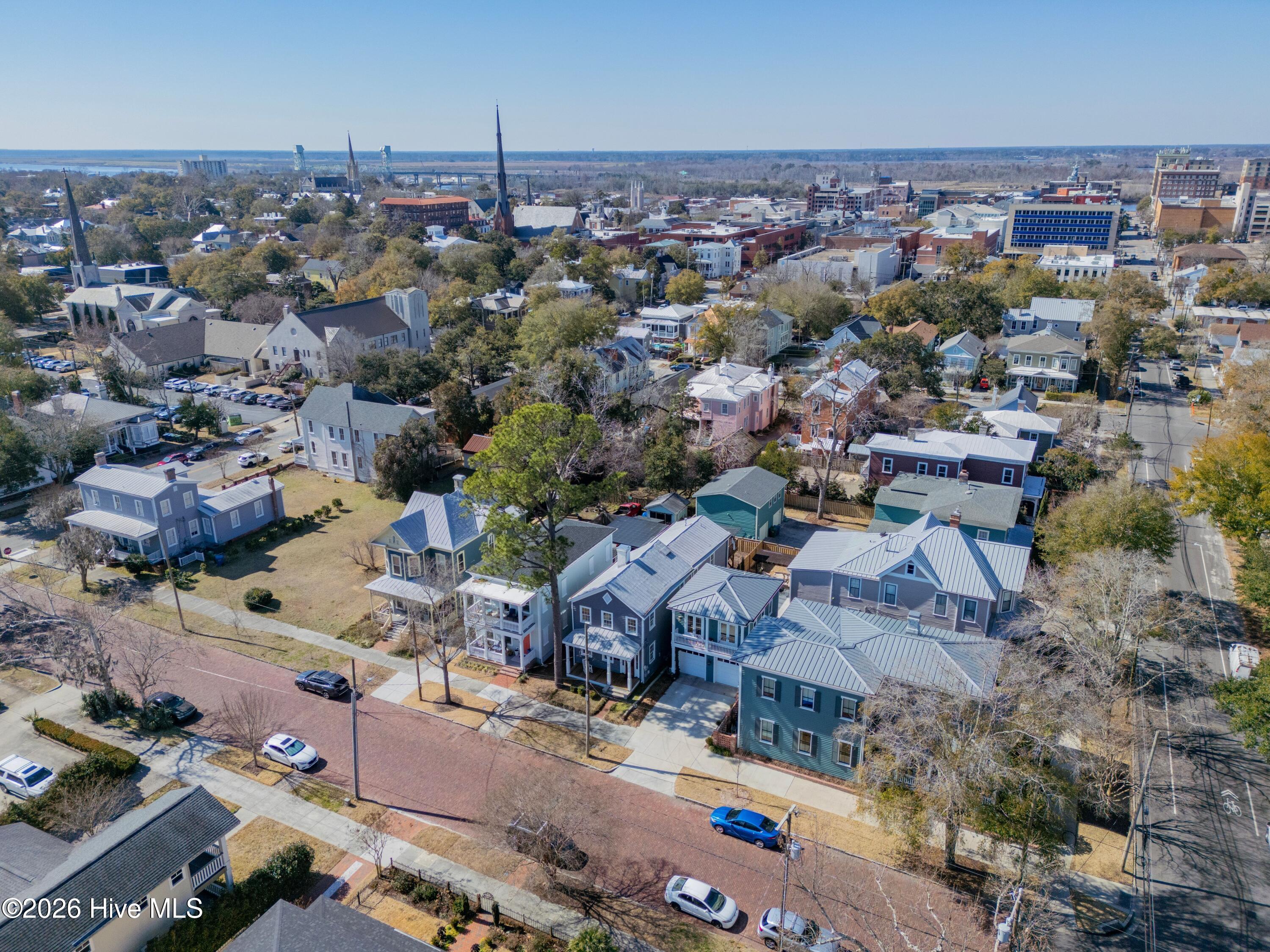 100555907 | Photo 33