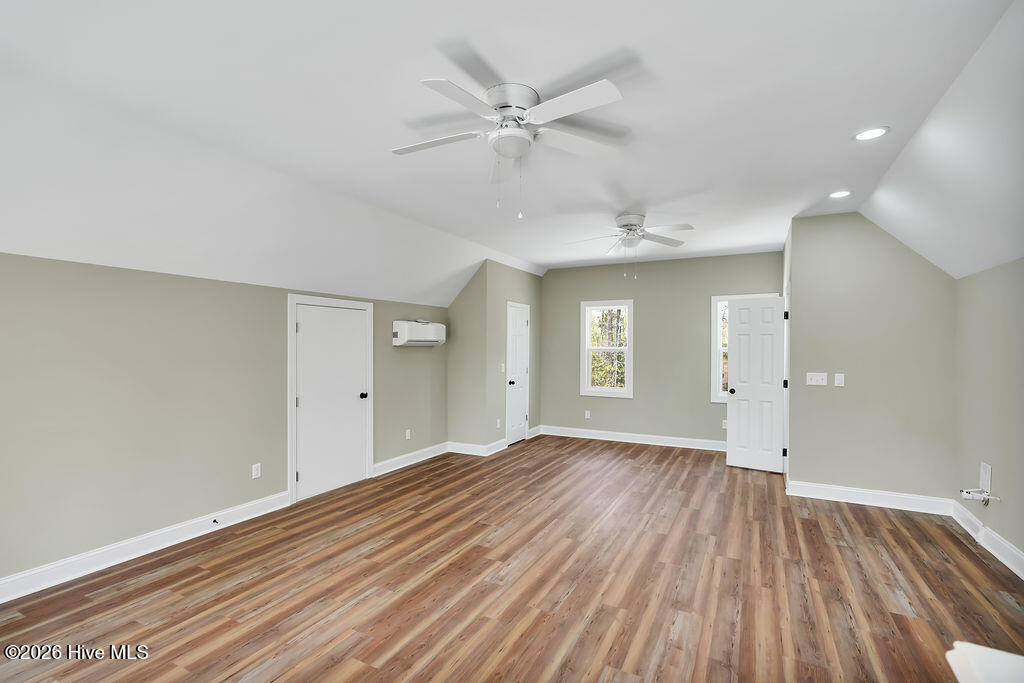 100529552 | Photo 42