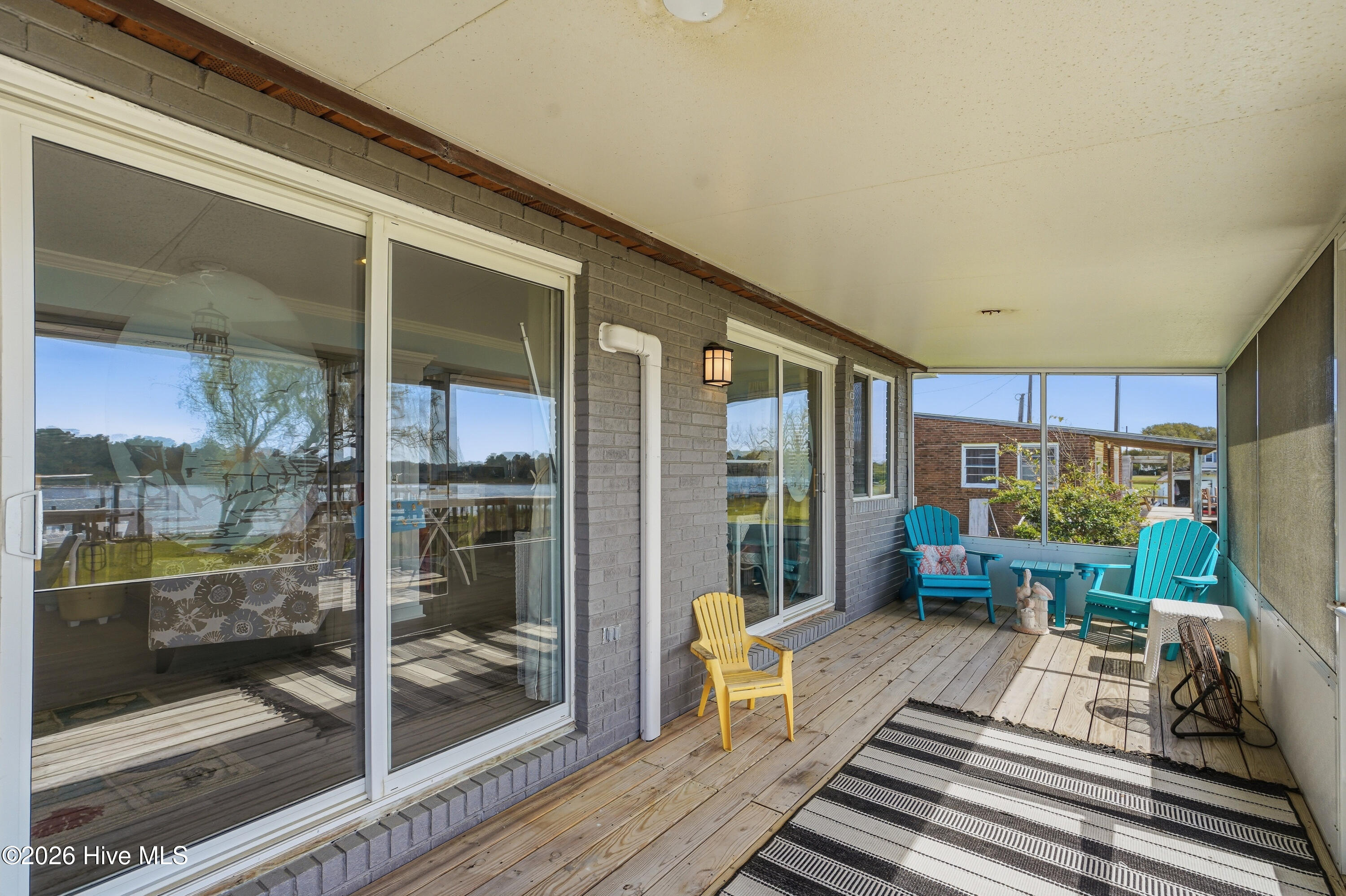 100564102 | Photo 57