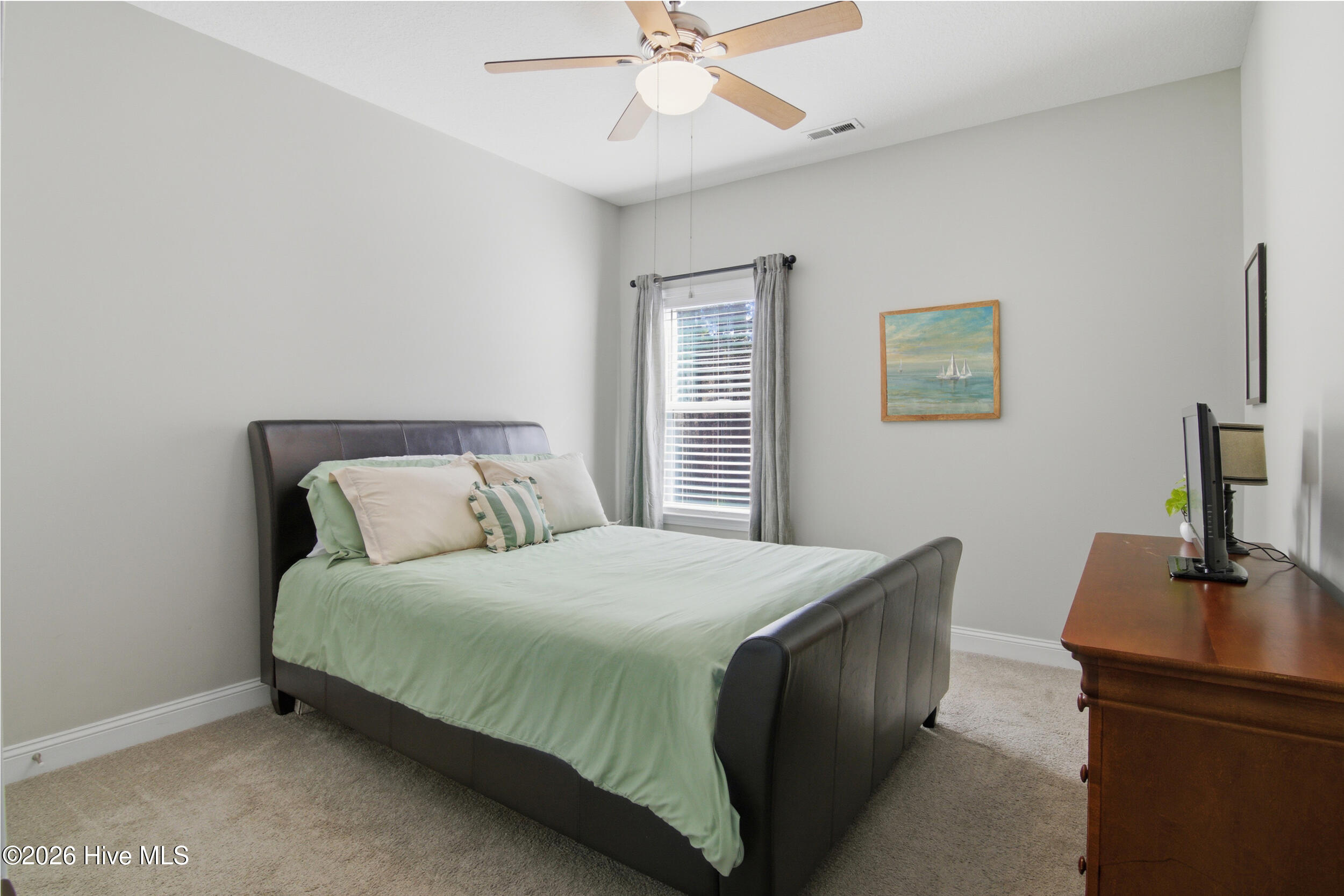 100552695 | Photo 15