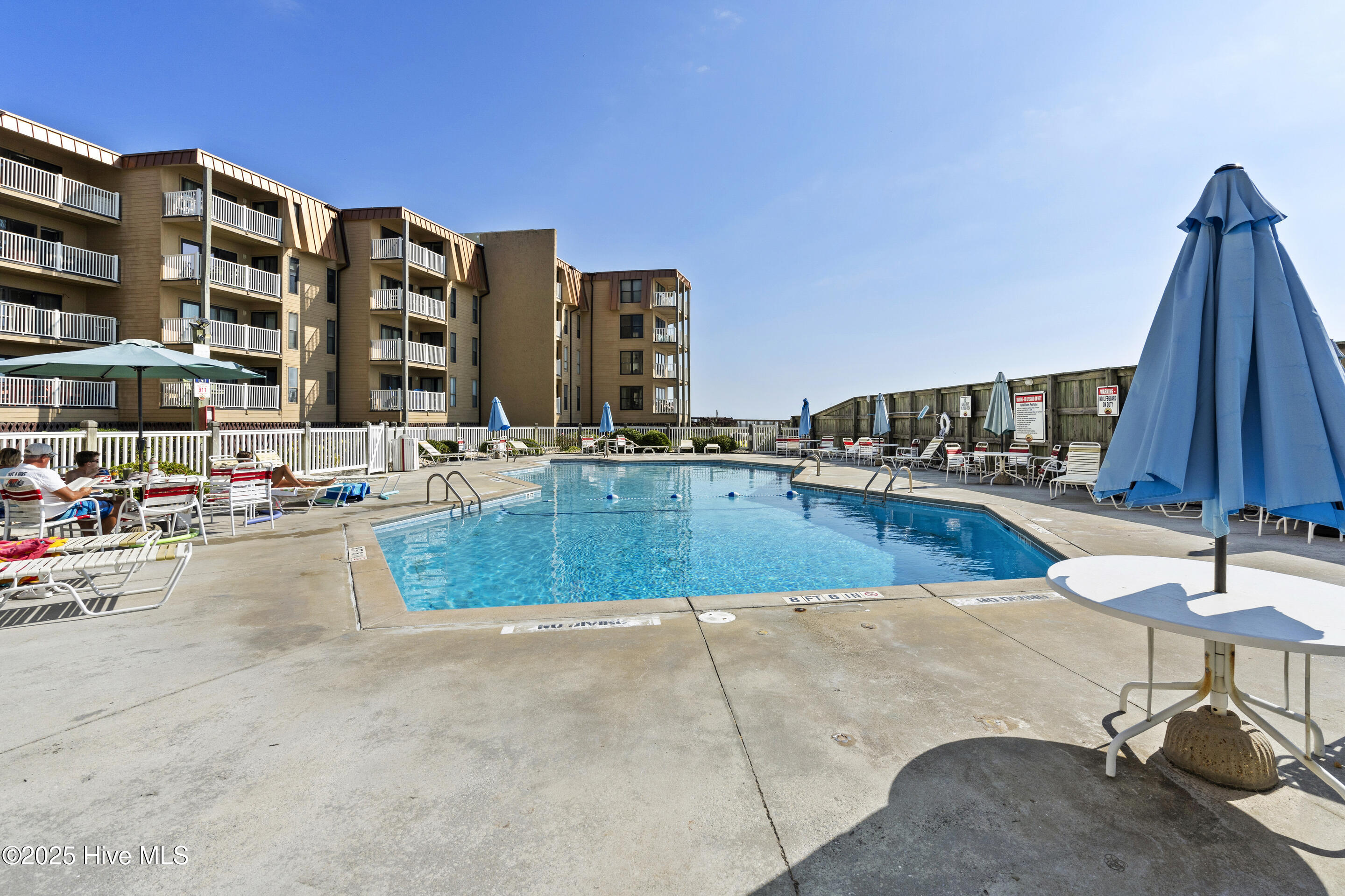 100529356 | Photo 35