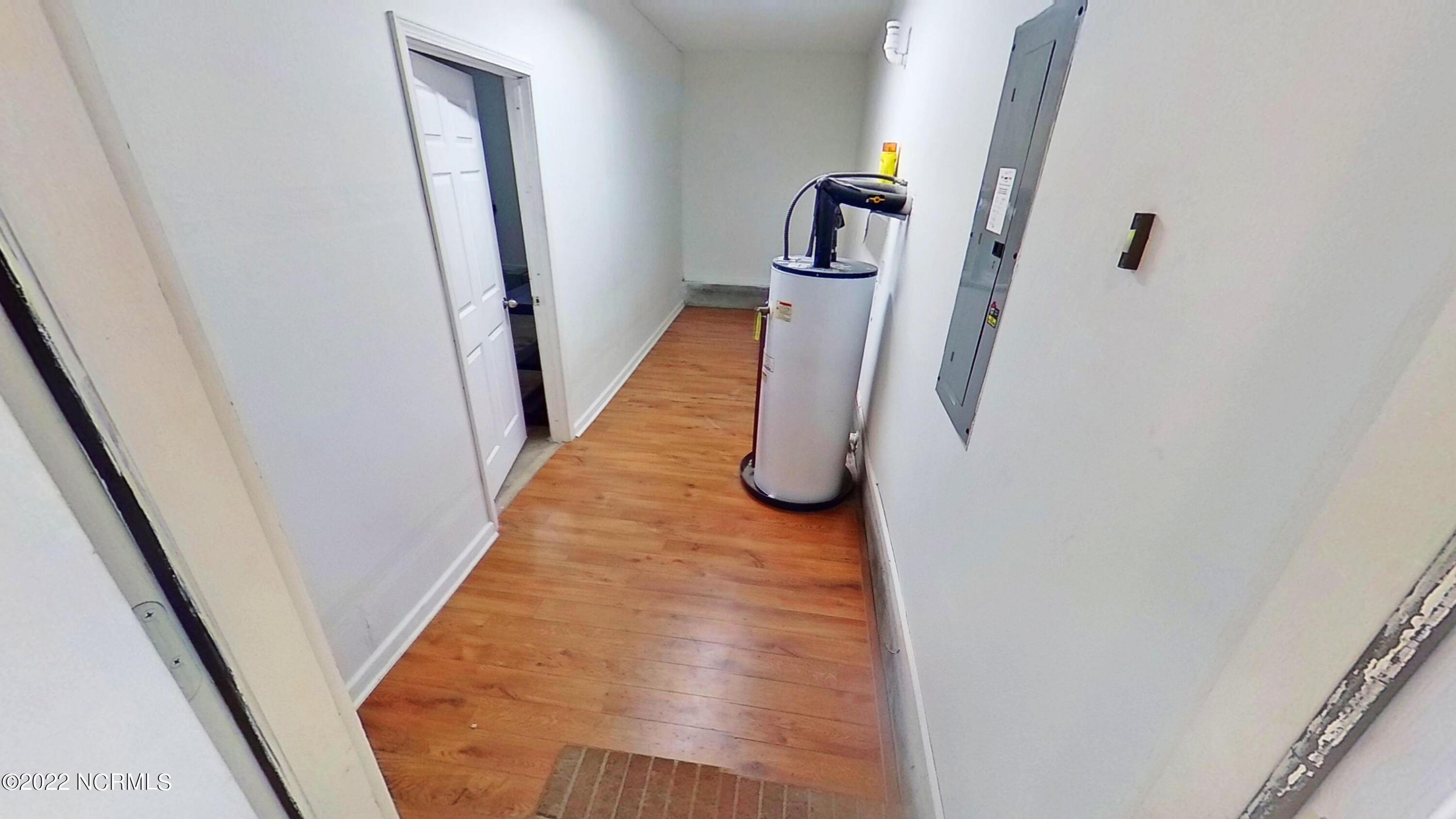 100558126 | Photo 11