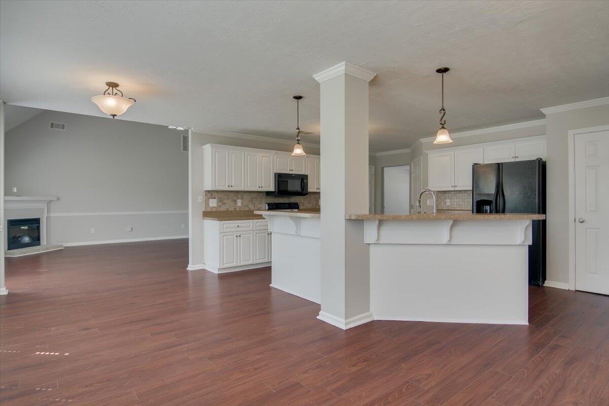 5043 Reynolds Way