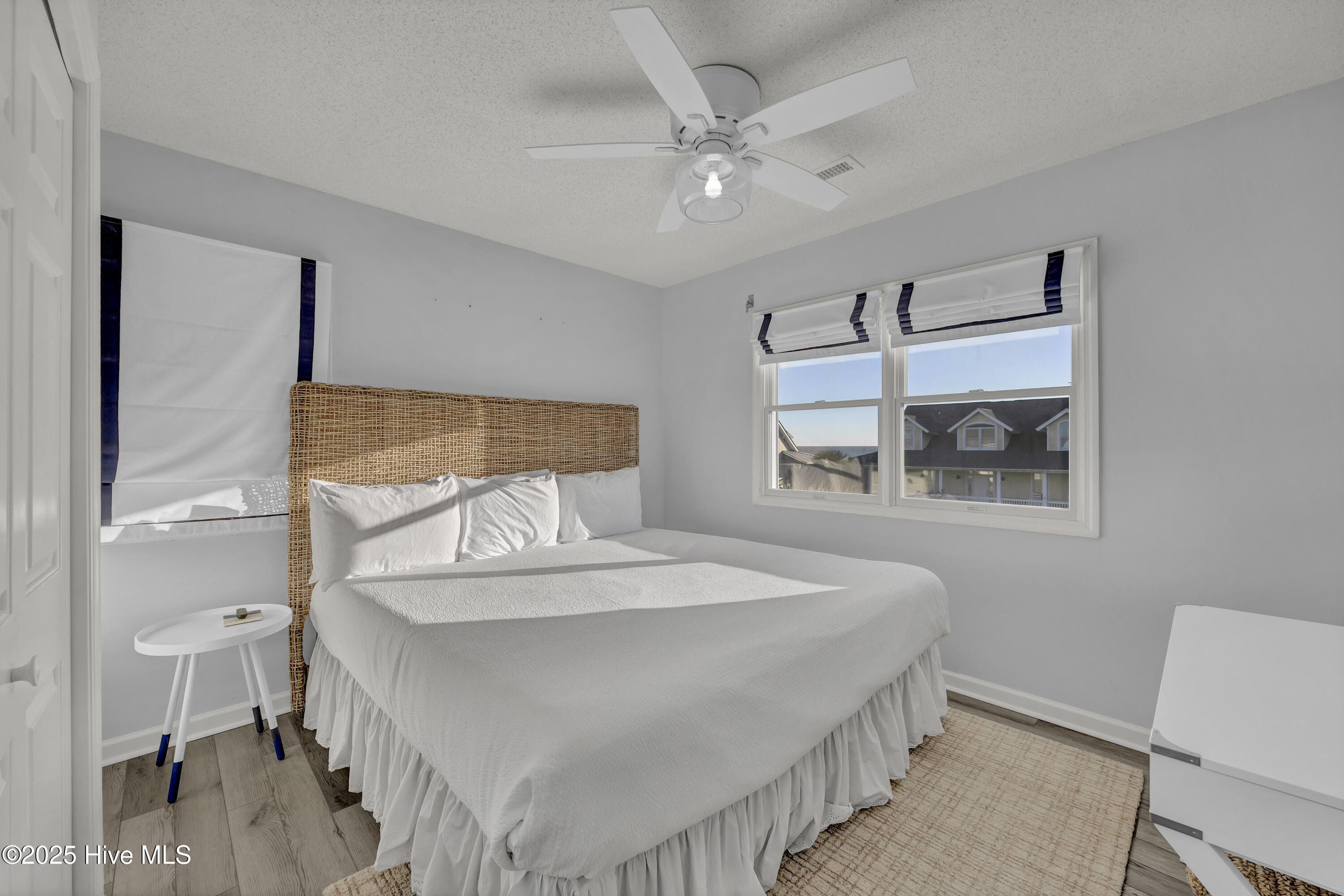 100546577 | Photo 33