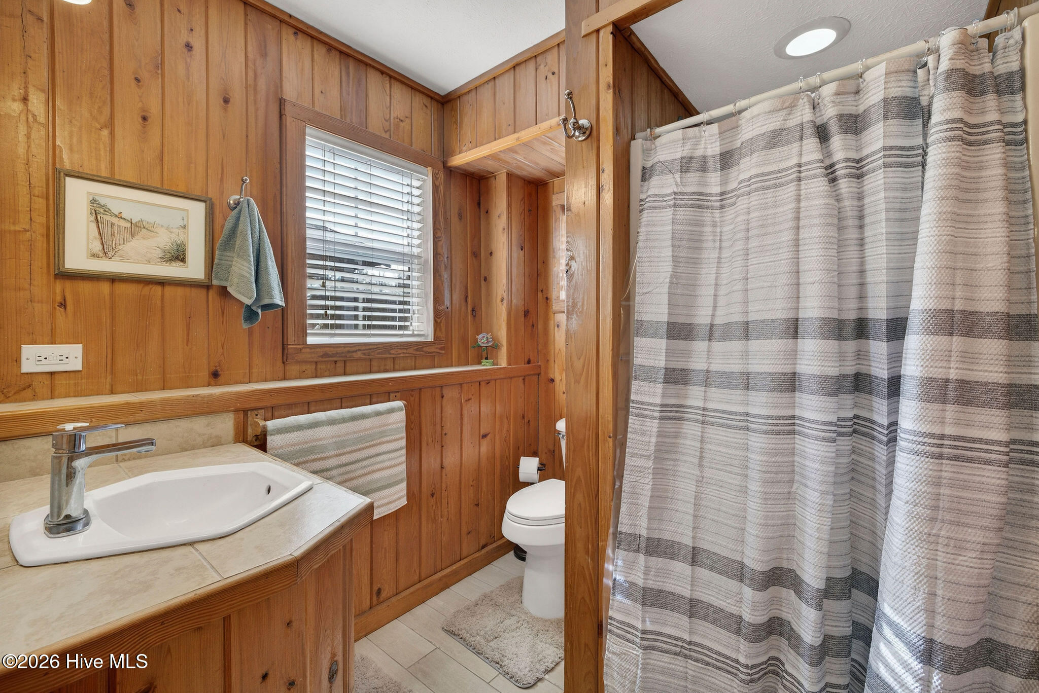 100542936 | Photo 84