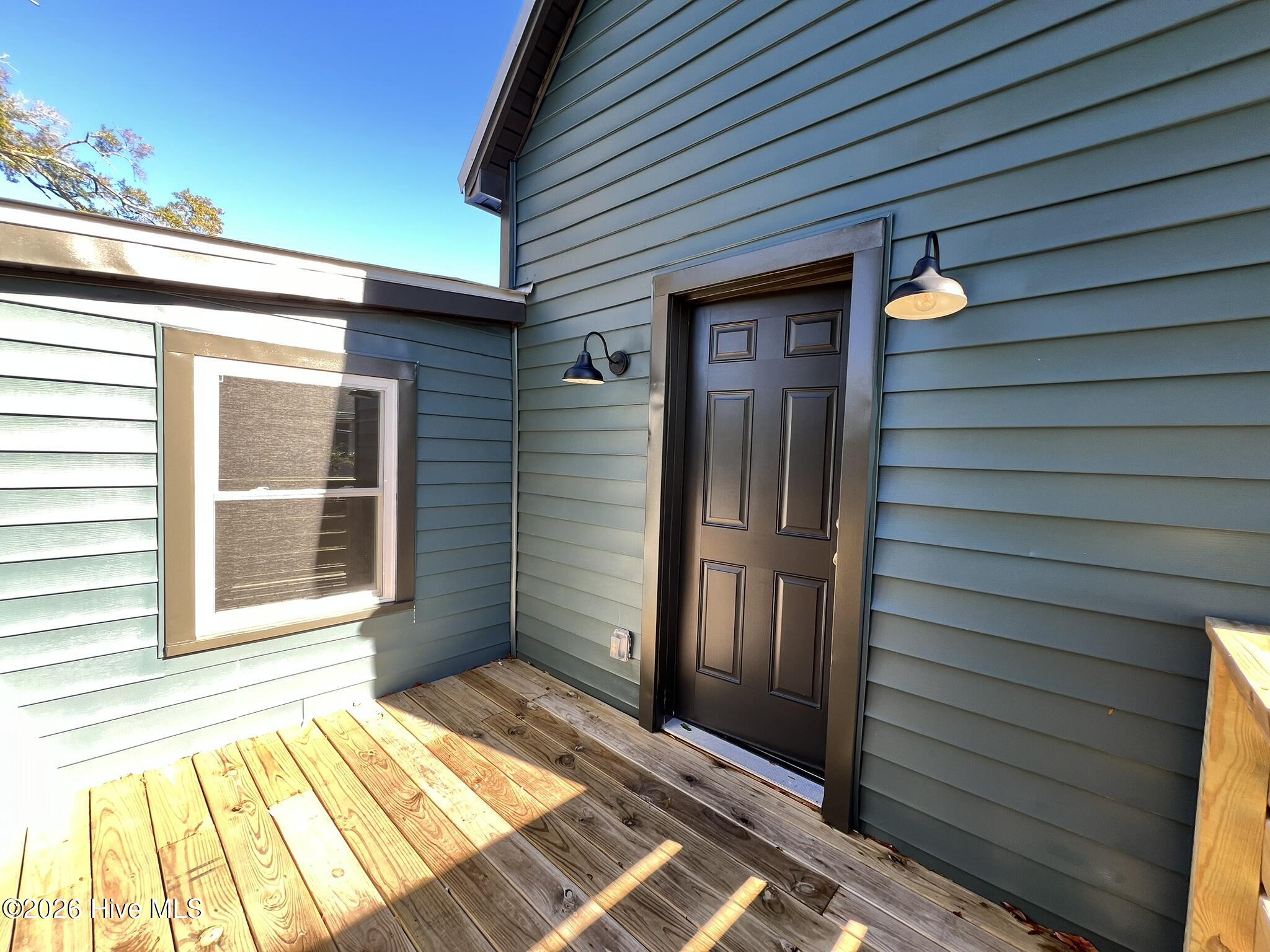 100551800 | Photo 17