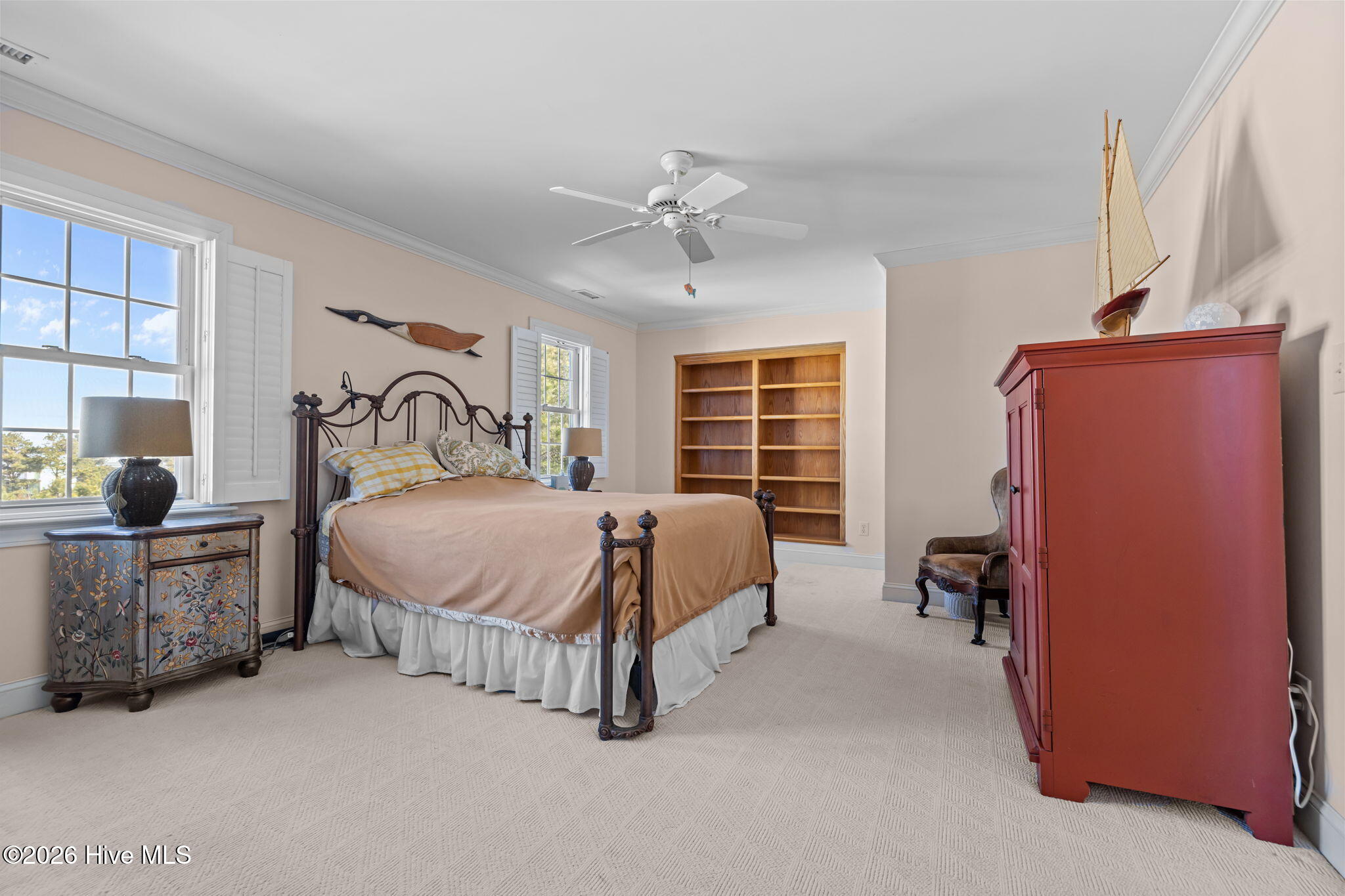 100556674 | Photo 35